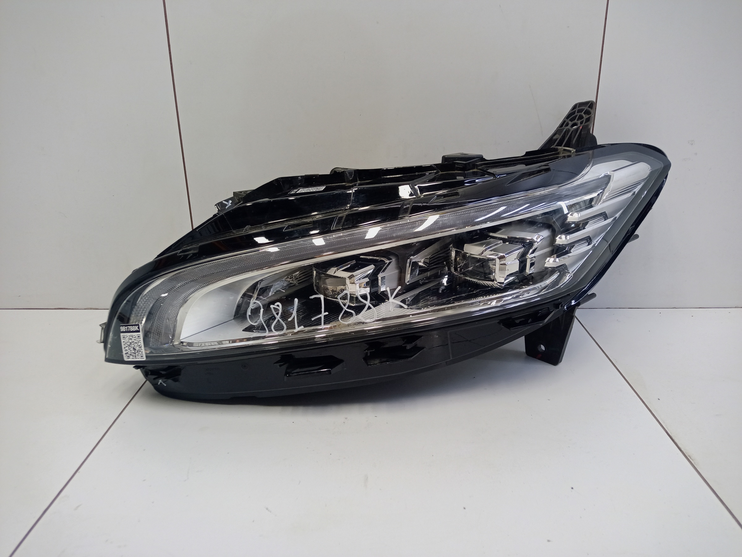 Фара передняя левая WEY 80 LED