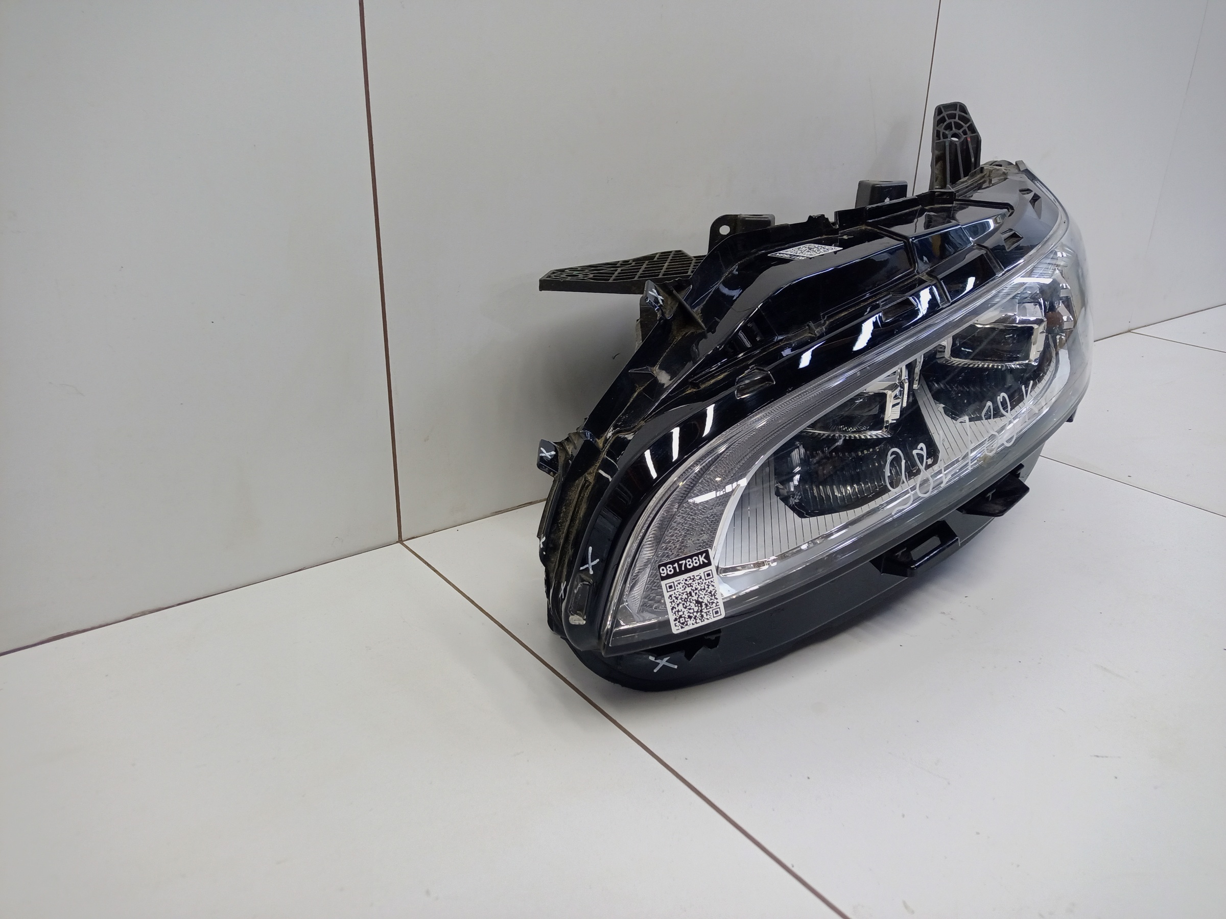 Фара передняя левая WEY 80 LED