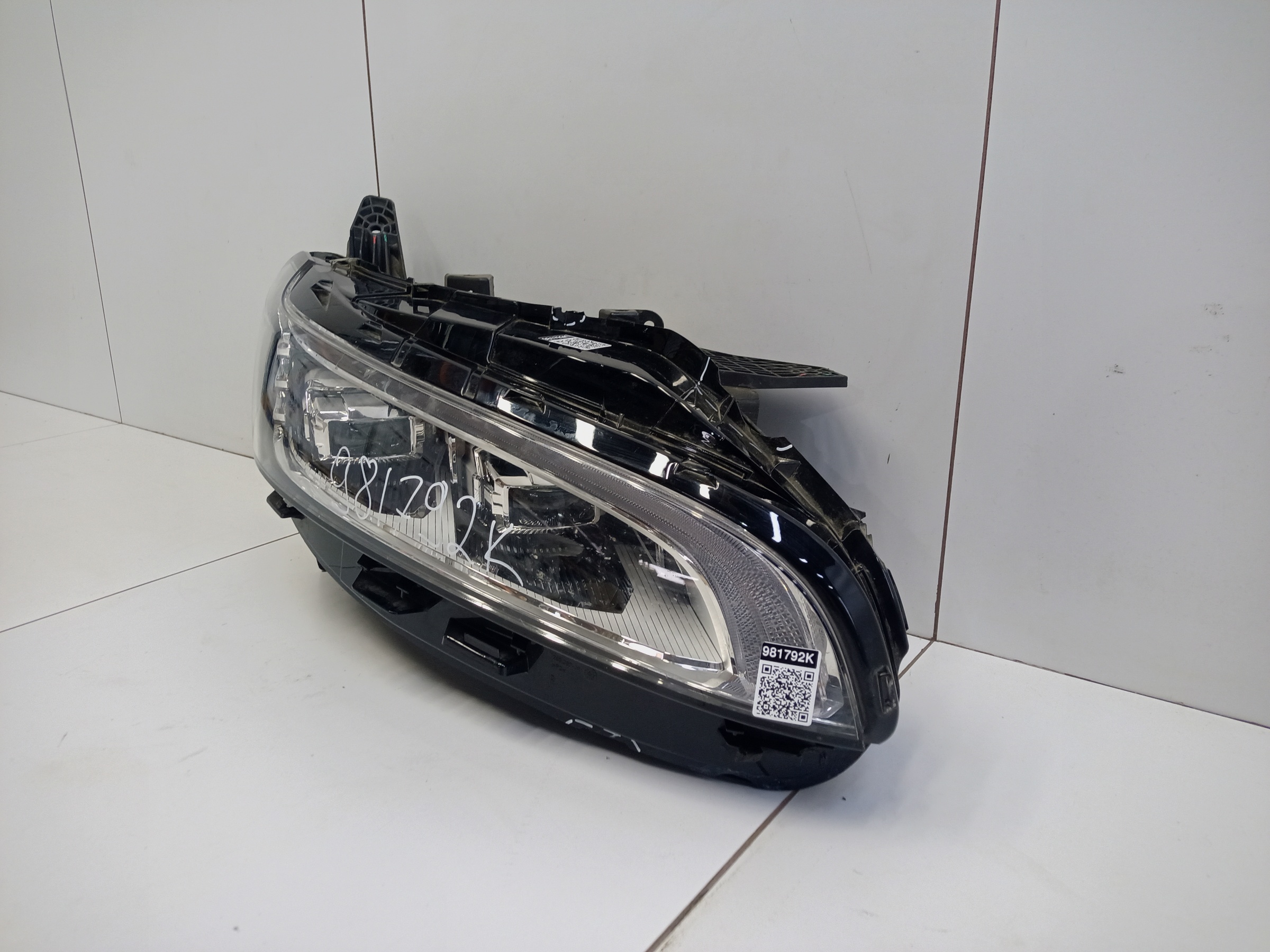 Фара передняя правая Wey 80 LED