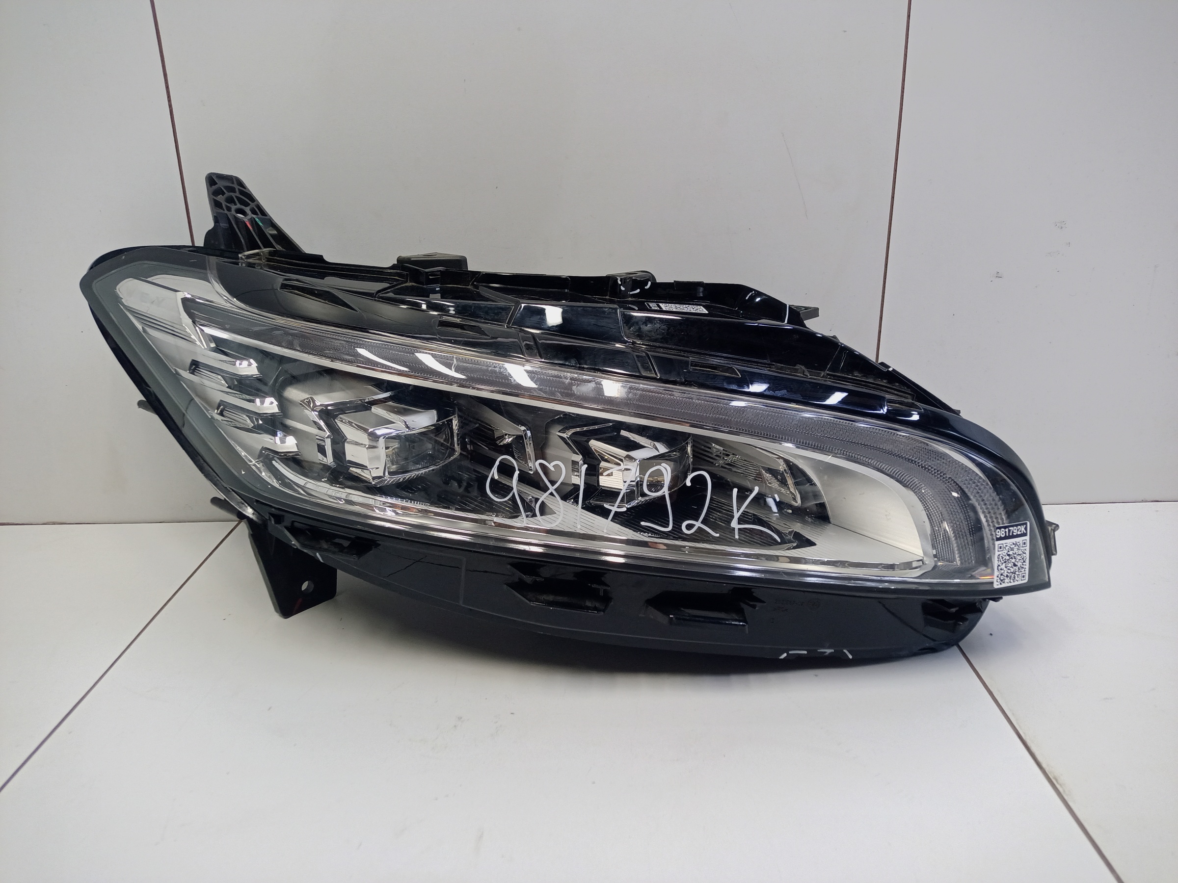 Фара передняя правая Wey 80 LED