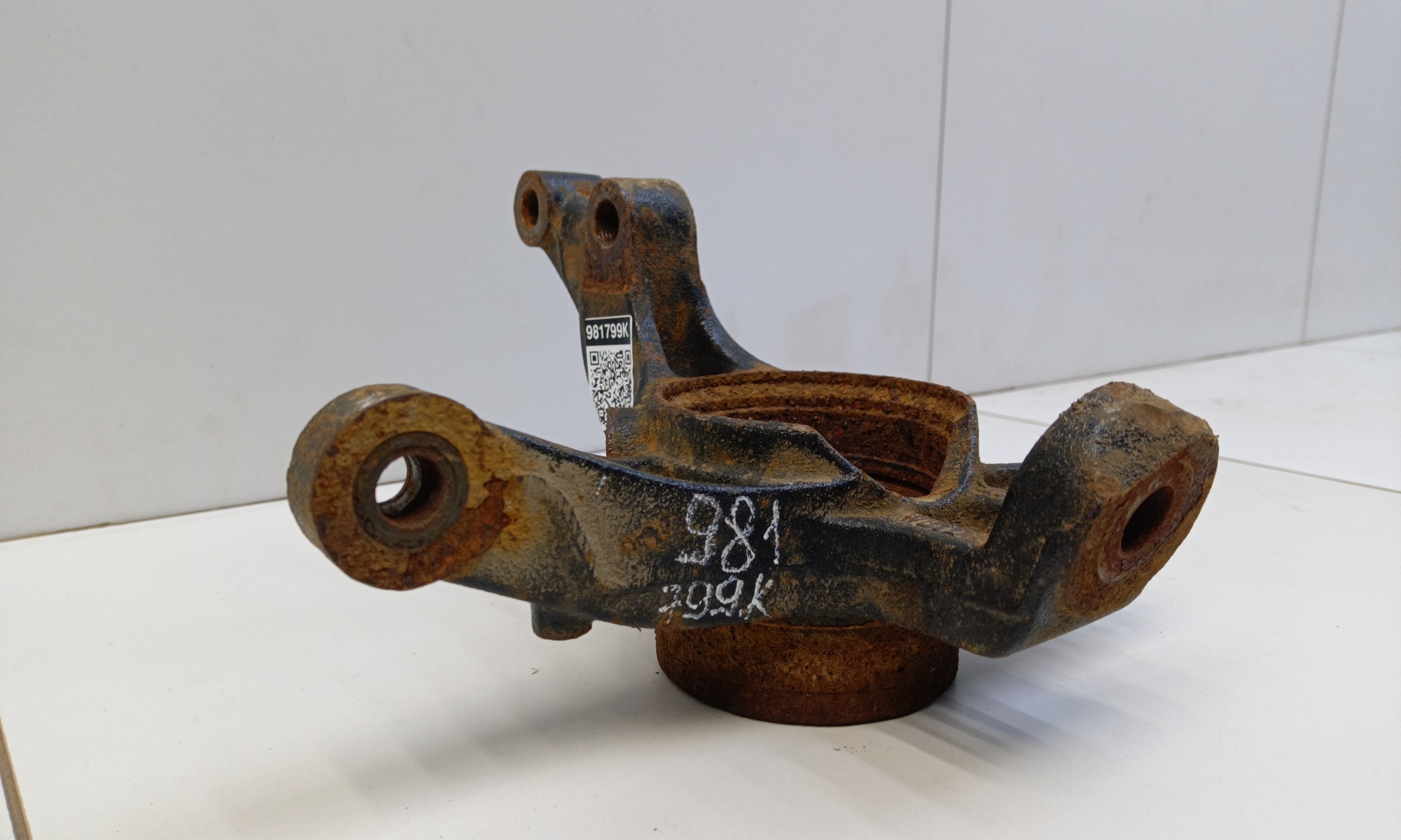 Кулак поворотный передний левый Chery Tiggo 4 Pro