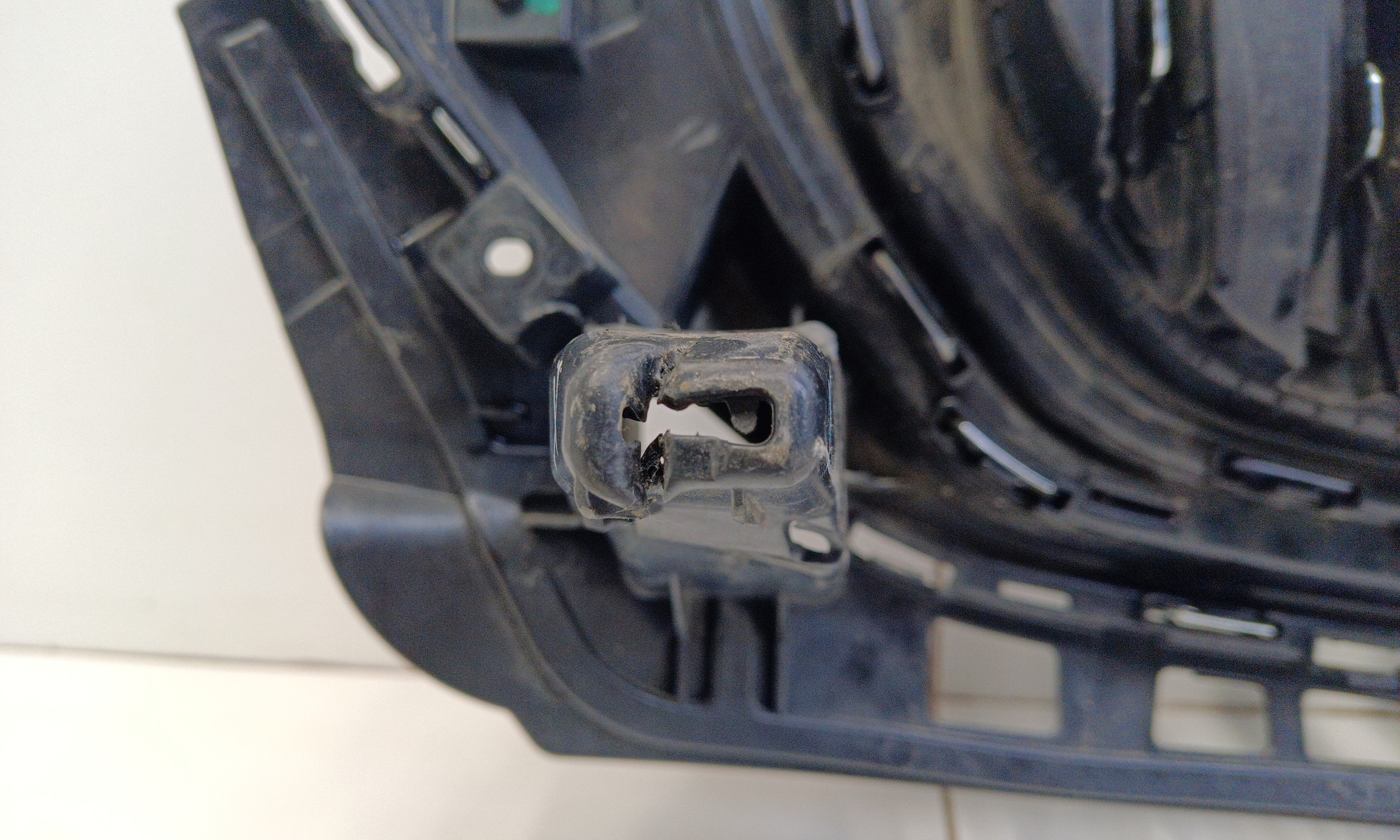 Решетка радиатора Geely Monjaro