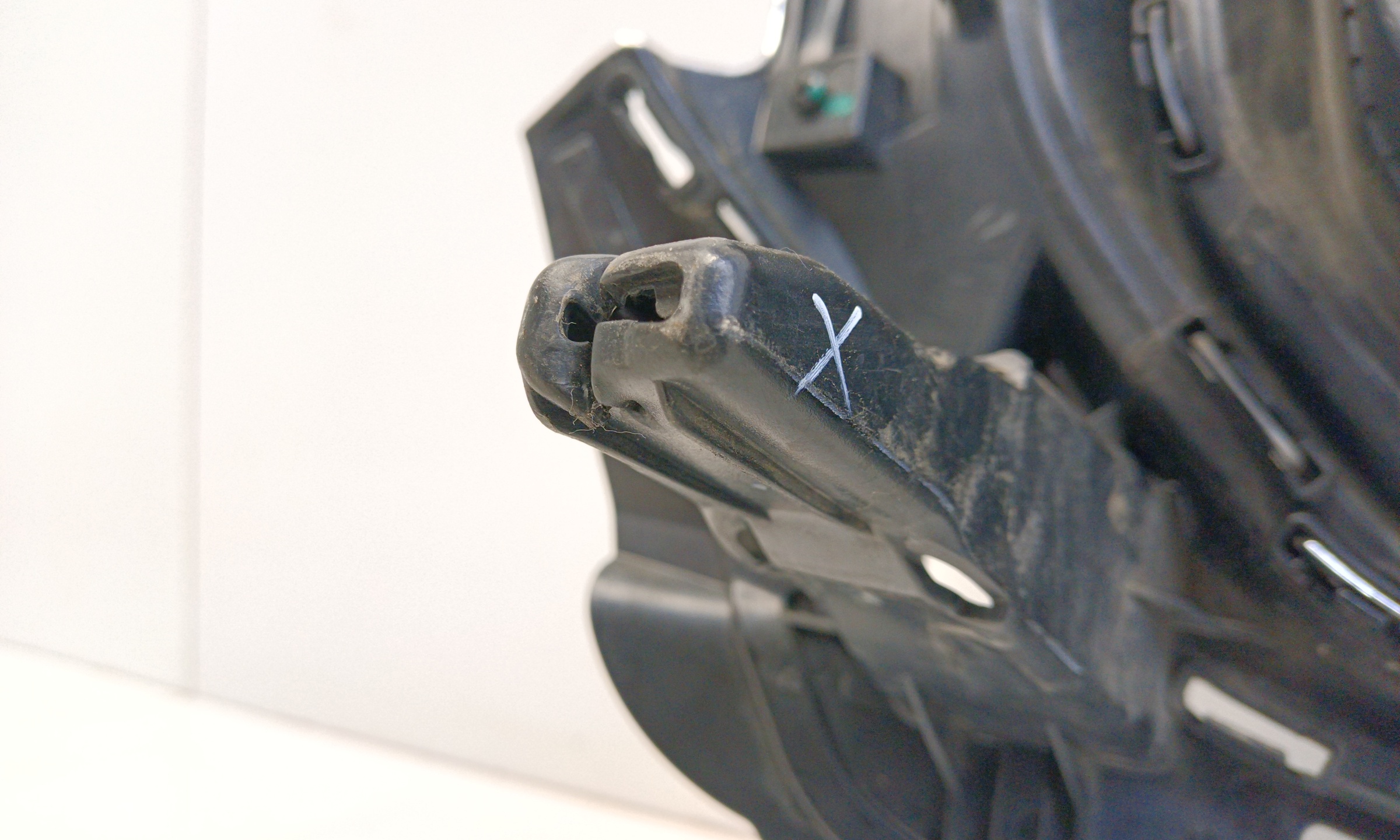 Решетка радиатора Geely Monjaro