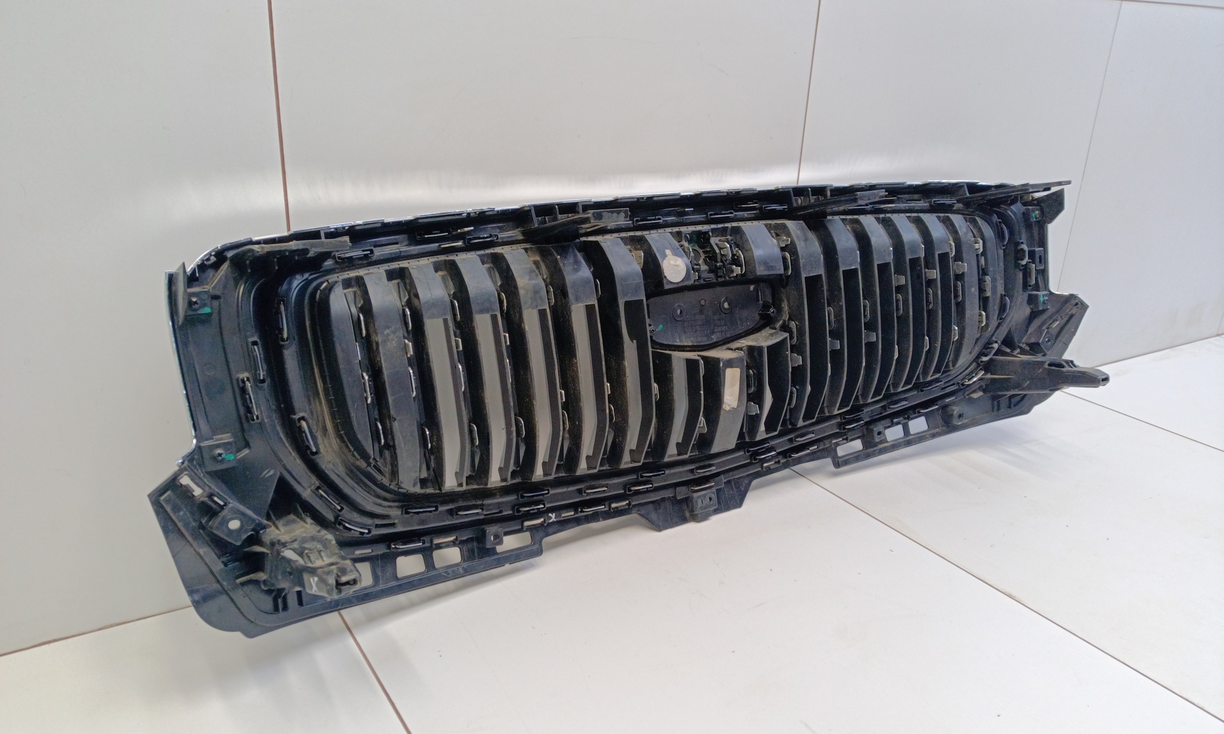 Решетка радиатора Geely Monjaro