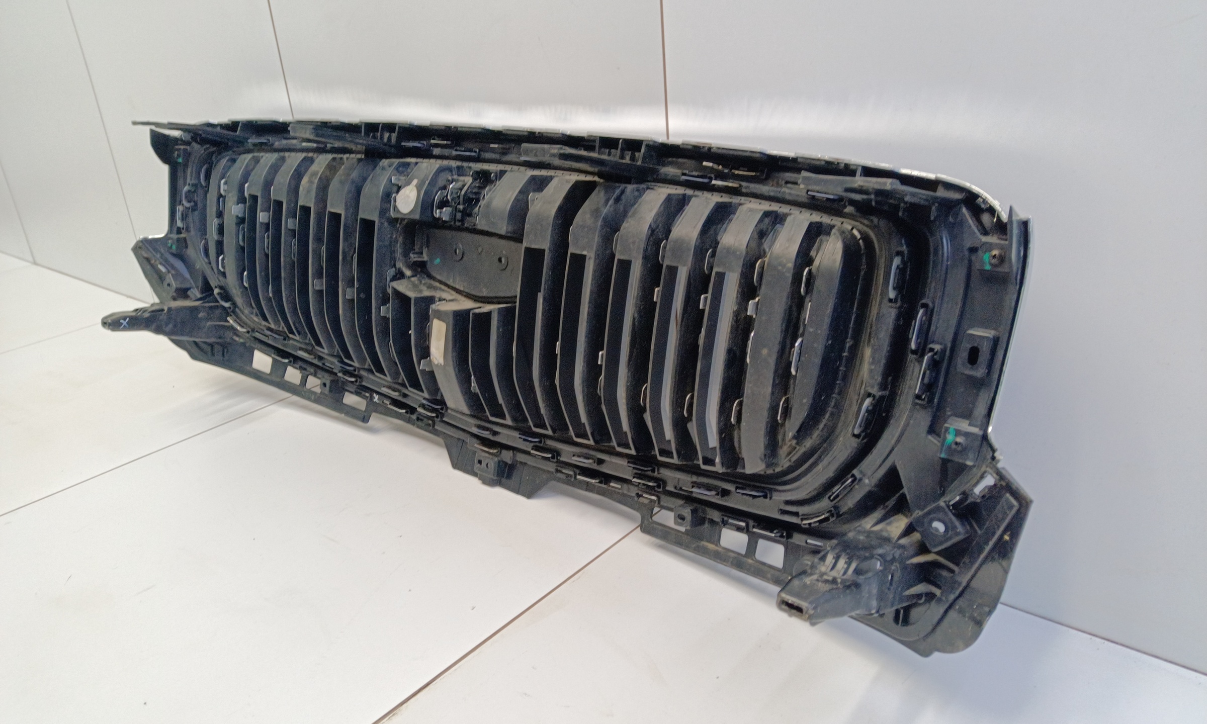 Решетка радиатора Geely Monjaro