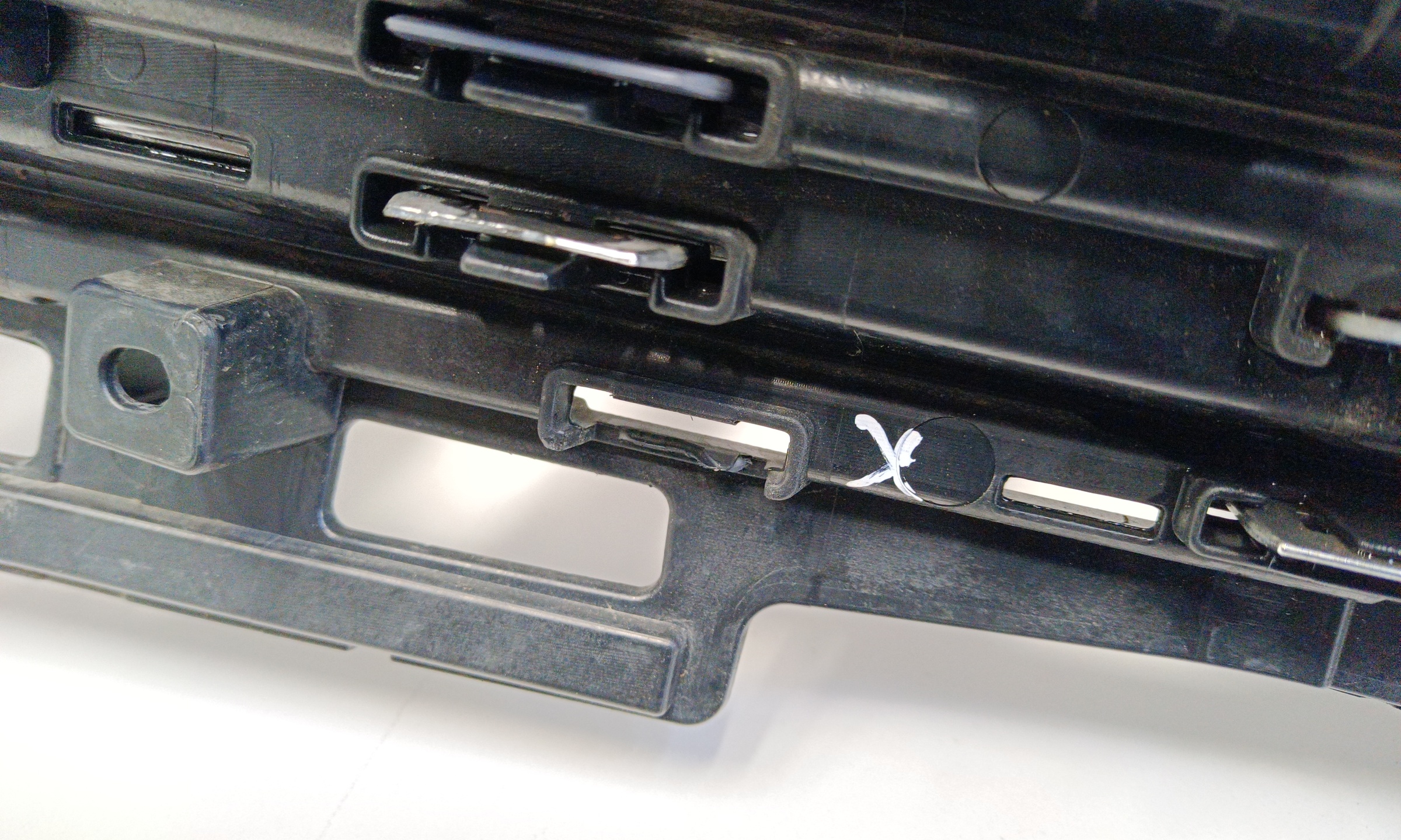 Решетка радиатора Geely Monjaro