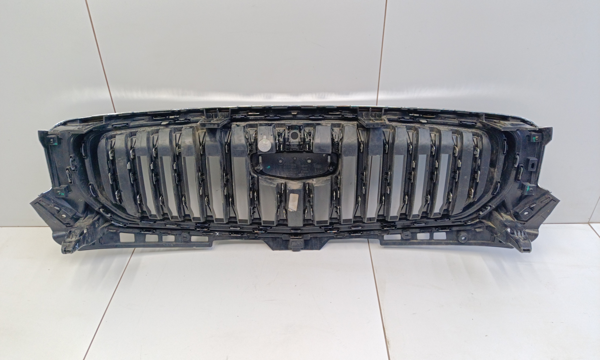 Решетка радиатора Geely Monjaro