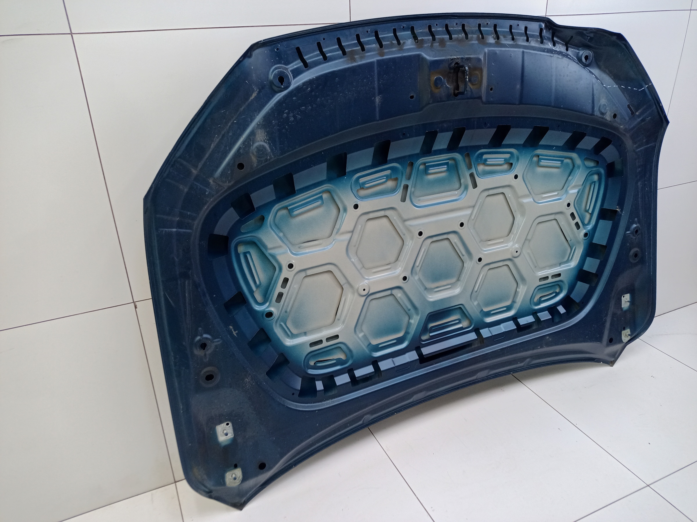 Капот Geely Monjaro