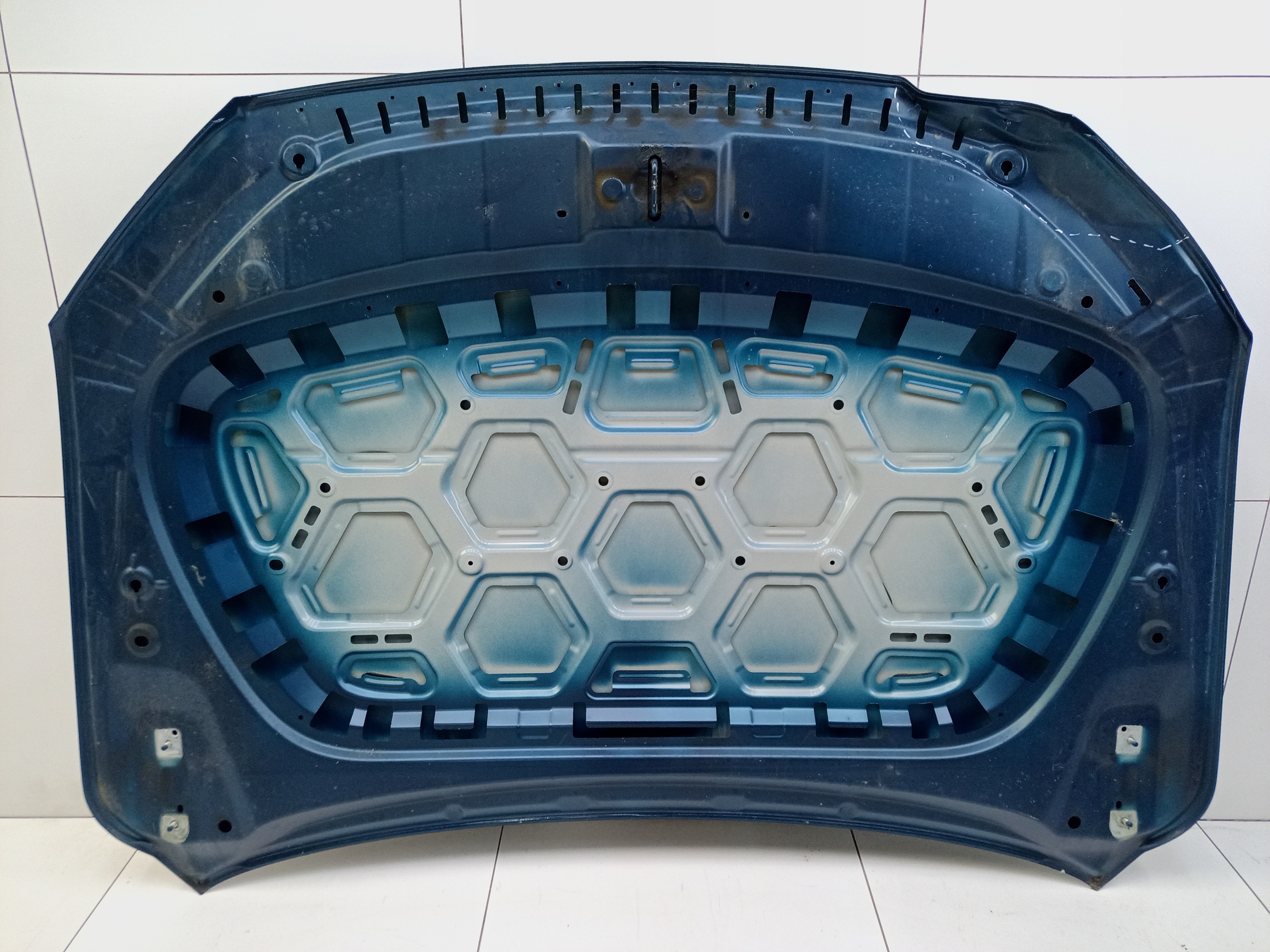 Капот Geely Monjaro