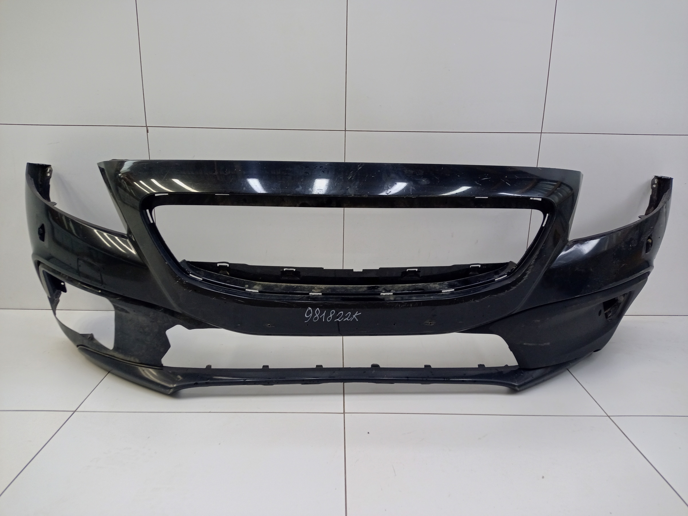 Бампер передний Volvo V40 Cross Country