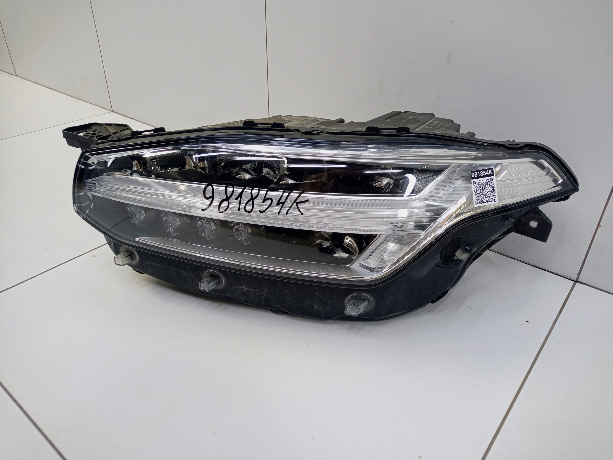 Фара передняя левая Volvo XC90 2 LED