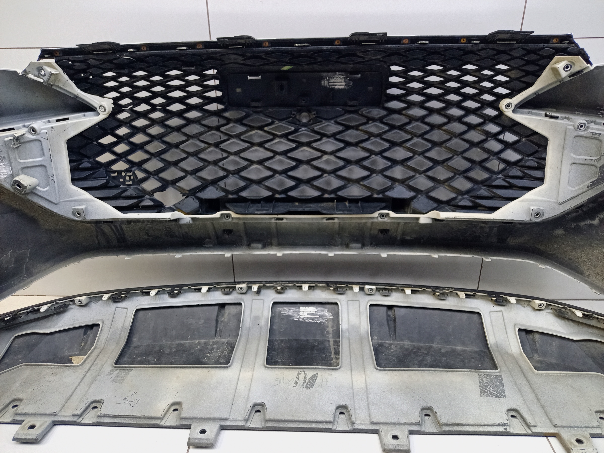 Бампер передний Haval F7 Restail