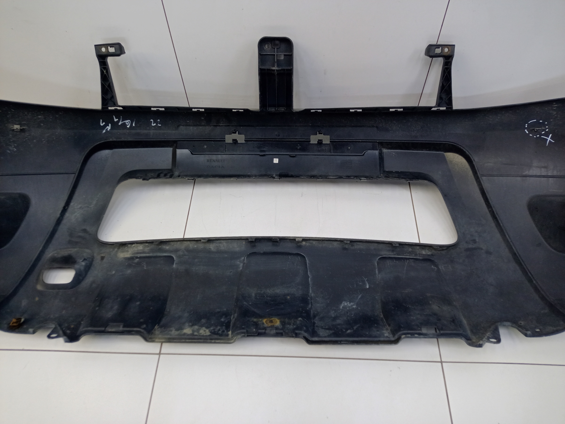 Бампер передний Renault Duster 1