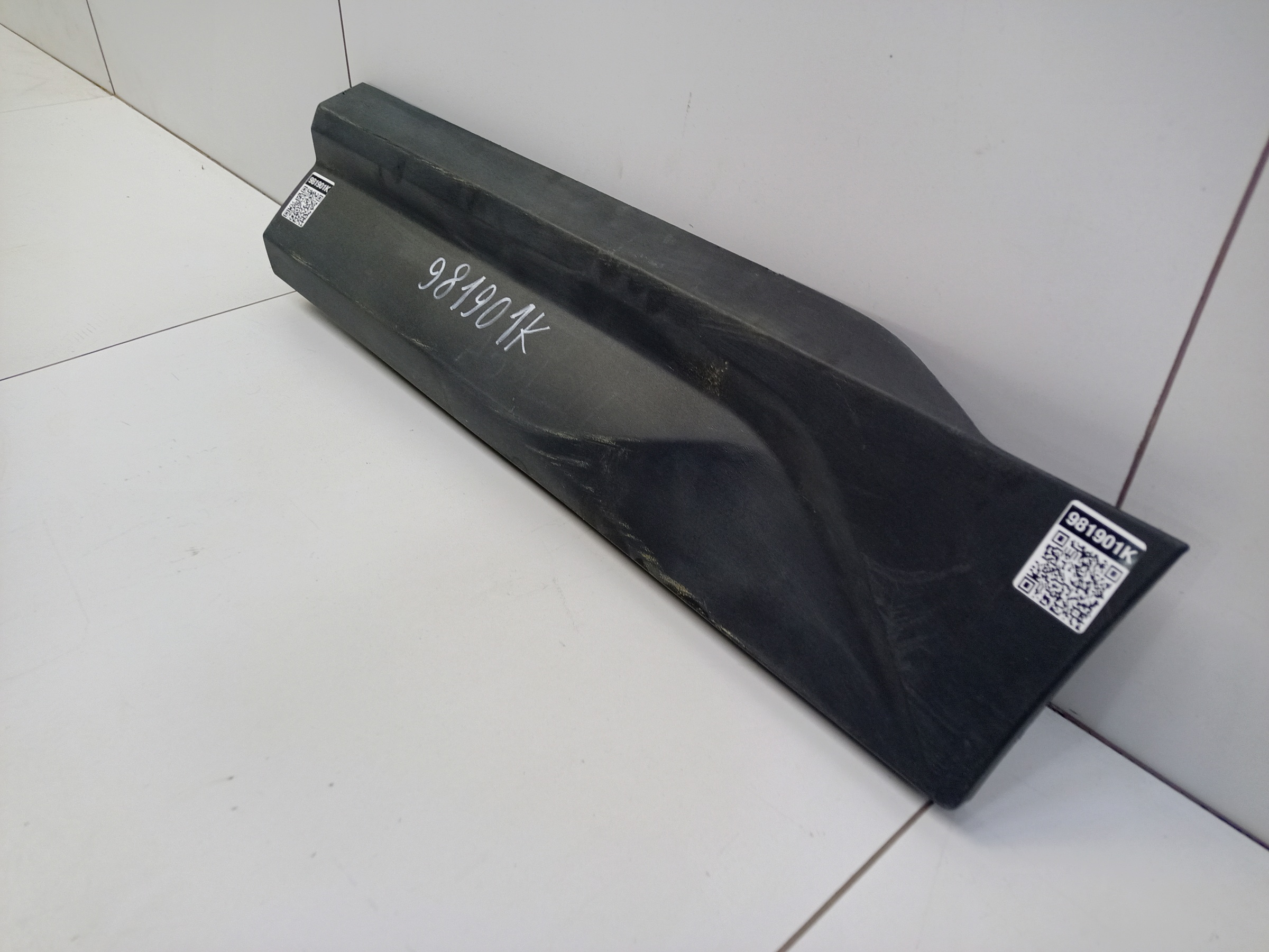 Накладка двери задней левой Geely Coolray