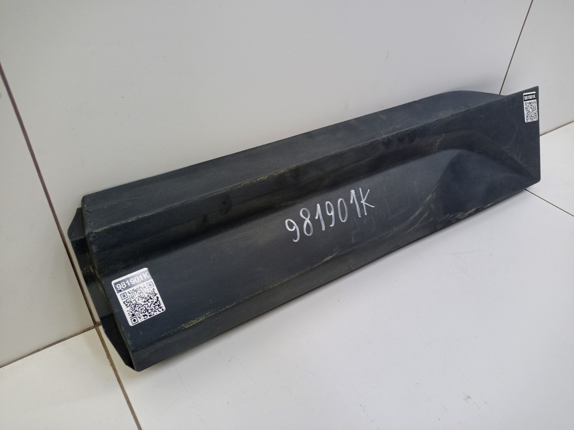 Накладка двери задней левой Geely Coolray