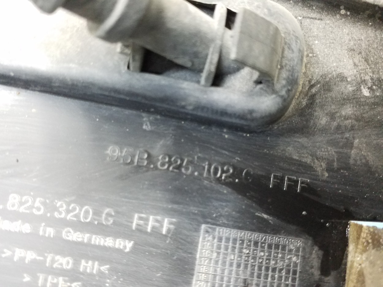 Пыльник переднего бампера правая часть Porsche Macan 1 Restail