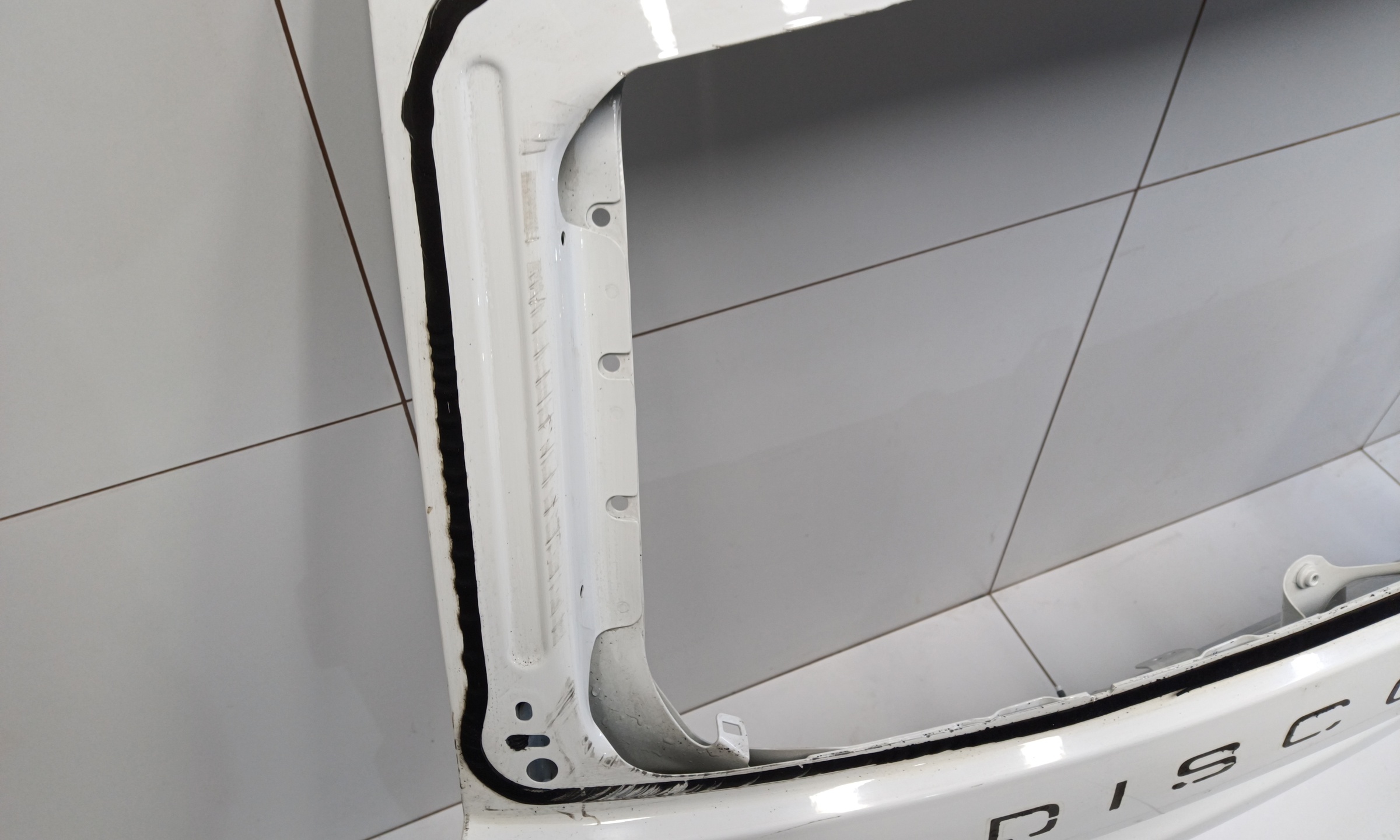 Крышка багажника Land Rover Discovery Sport 1