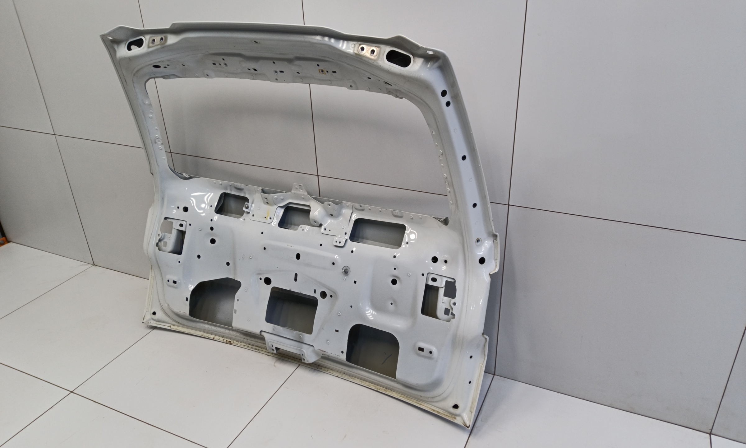 Крышка багажника Land Rover Discovery Sport 1