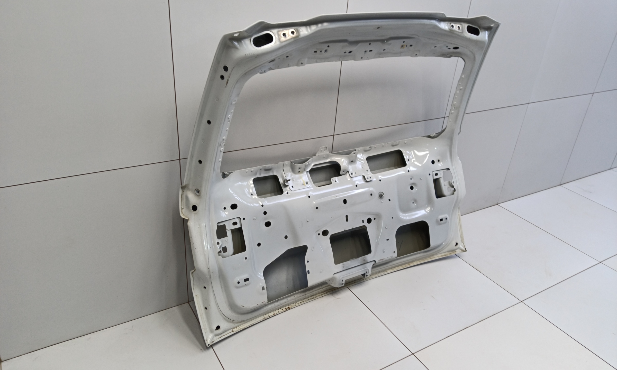 Крышка багажника Land Rover Discovery Sport 1