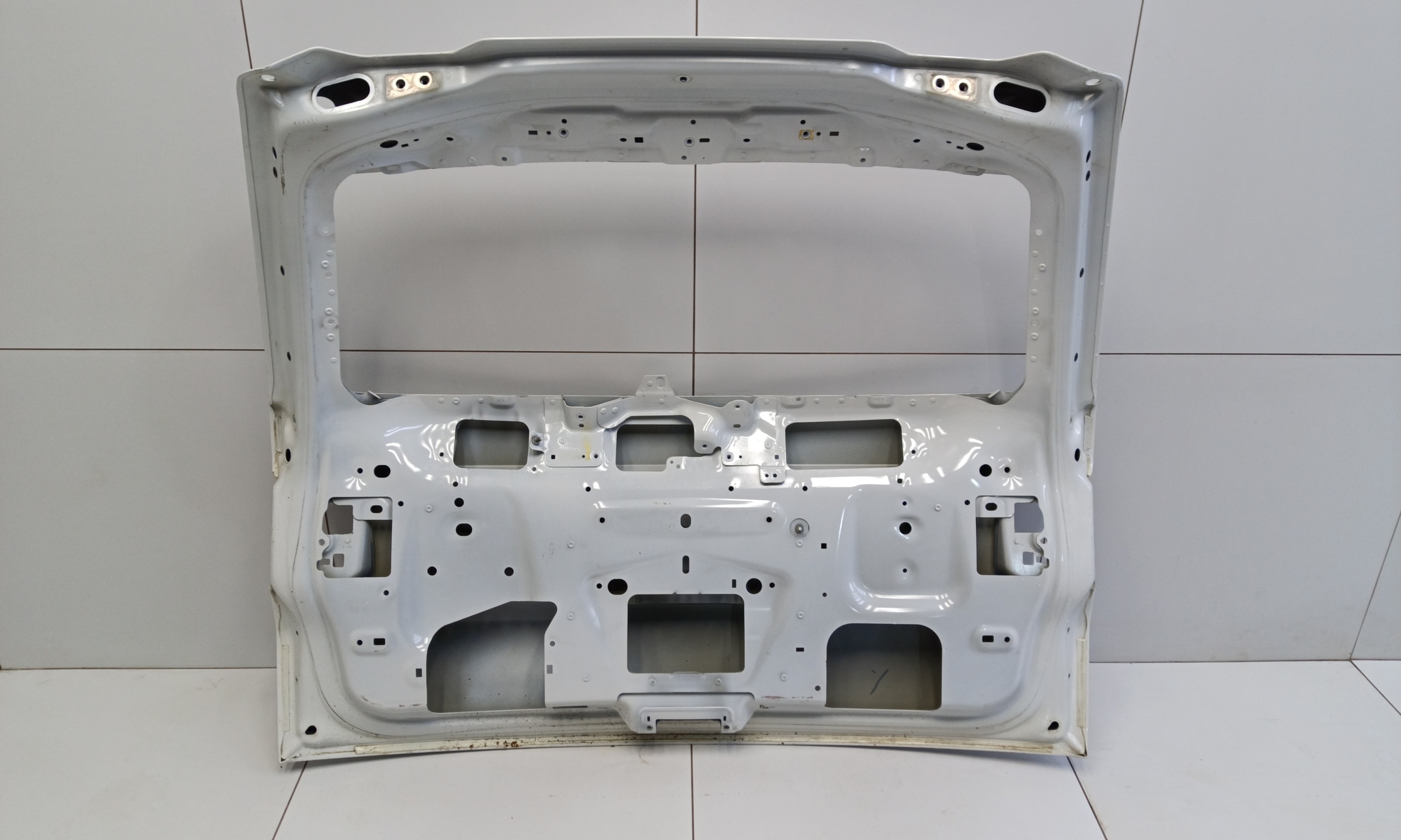 Крышка багажника Land Rover Discovery Sport 1