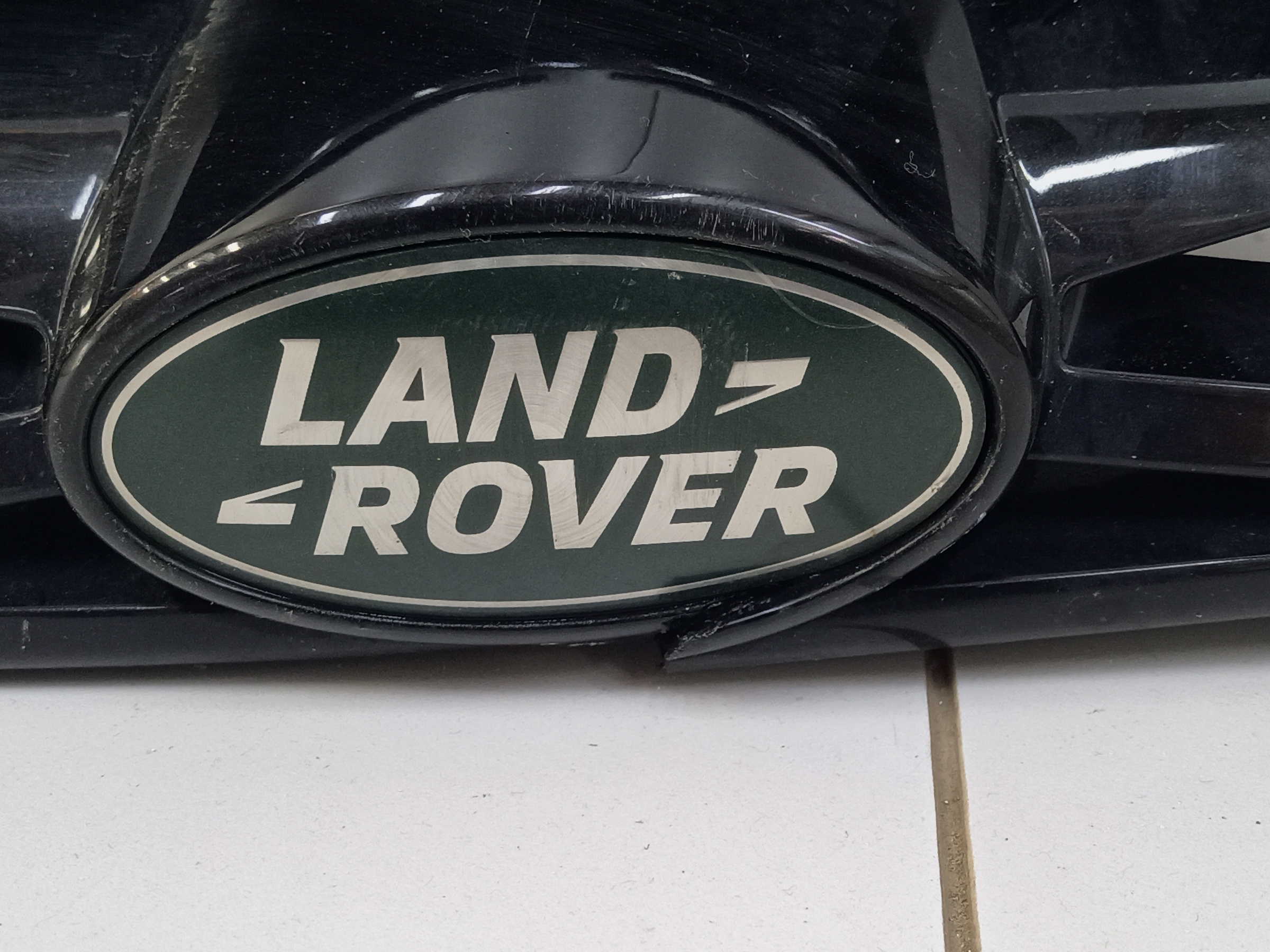 Решетка радиатора Land Rover Range Rover Evoque черная