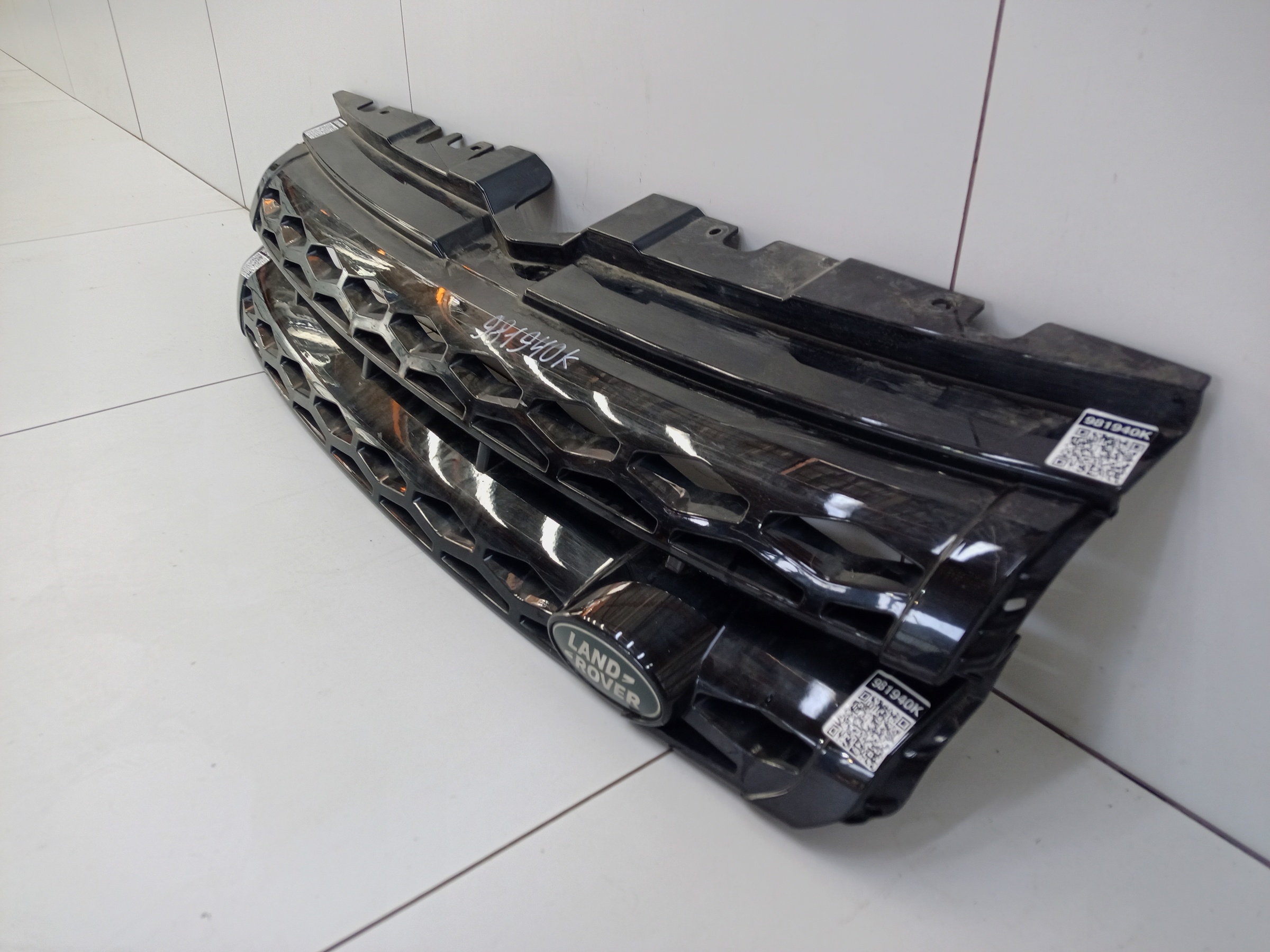 Решетка радиатора Land Rover Range Rover Evoque черная