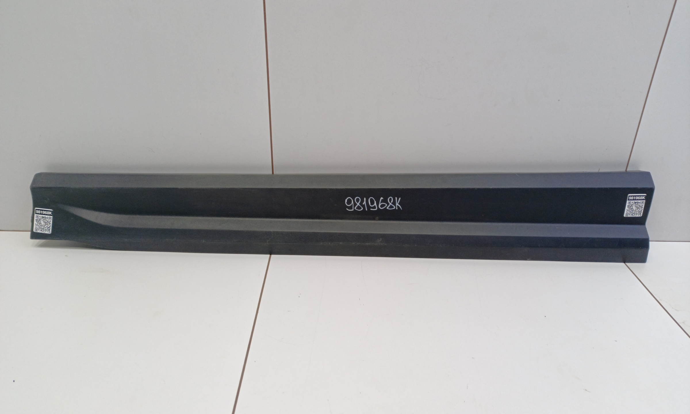 Накладка двери передней правой Geely Coolray