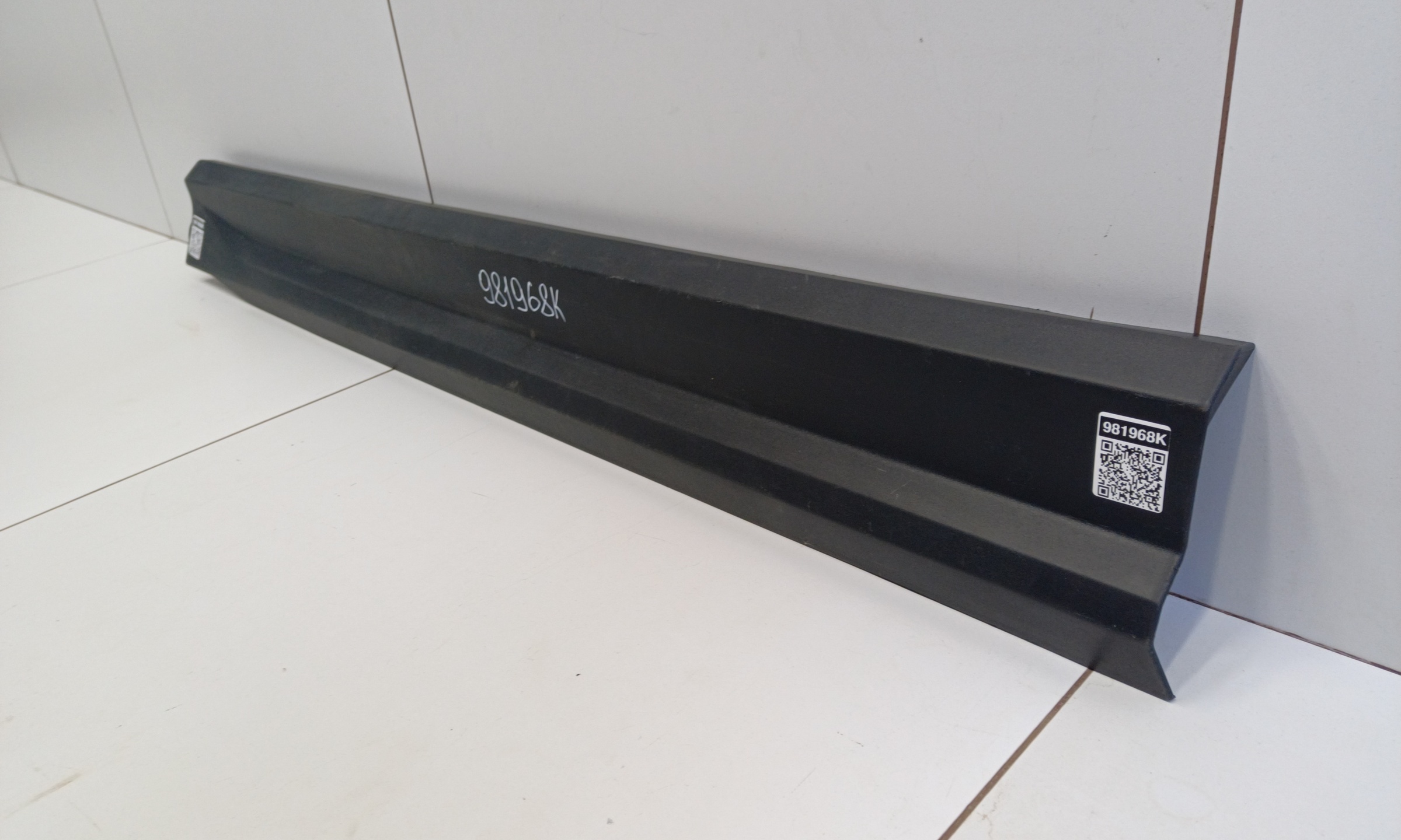 Накладка двери передней правой Geely Coolray