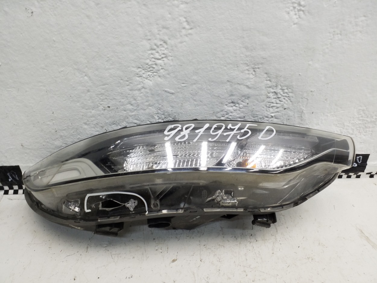 Фара передняя правая верхняя Kia Soul 3 галоген