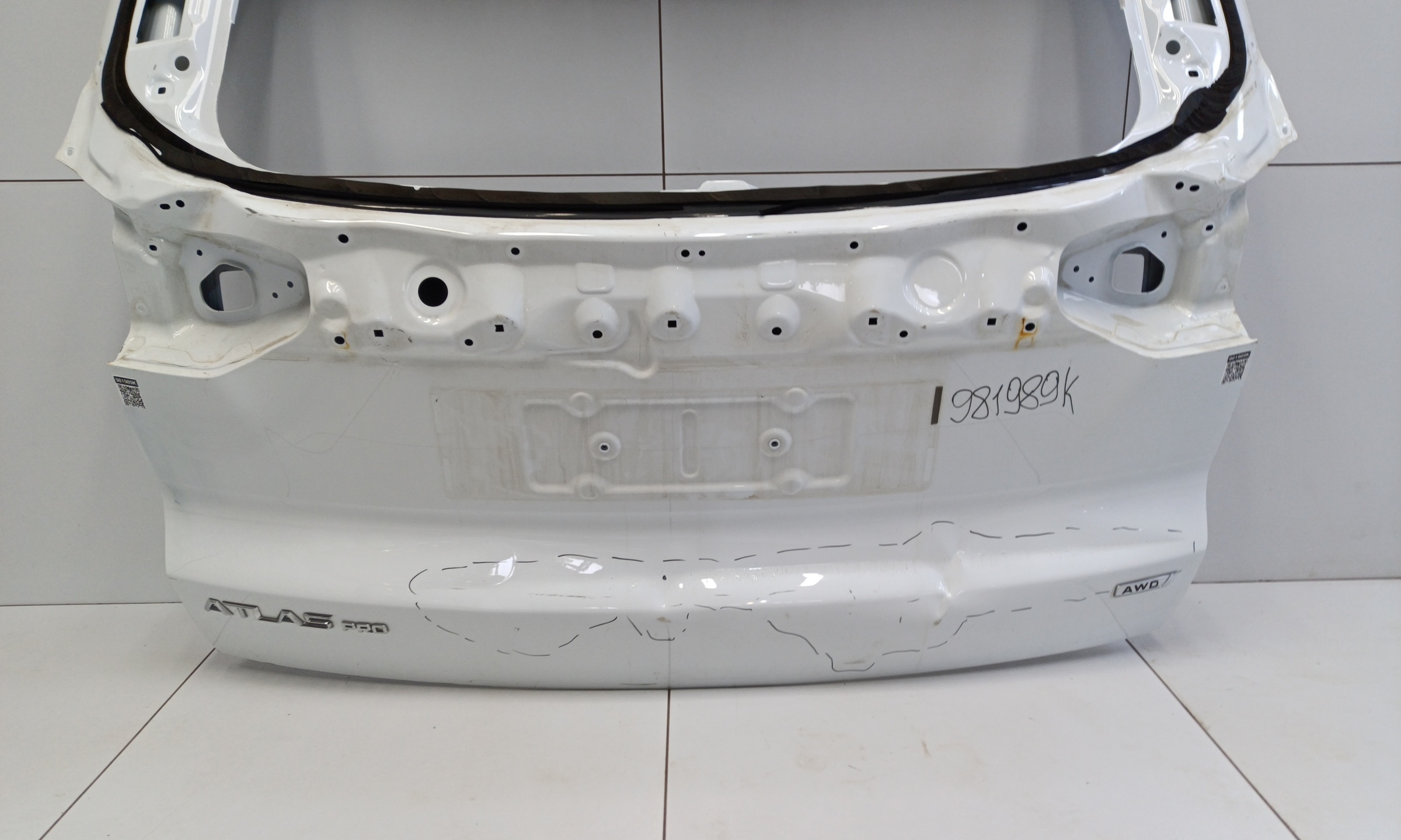 Крышка багажника Geely Atlas Pro