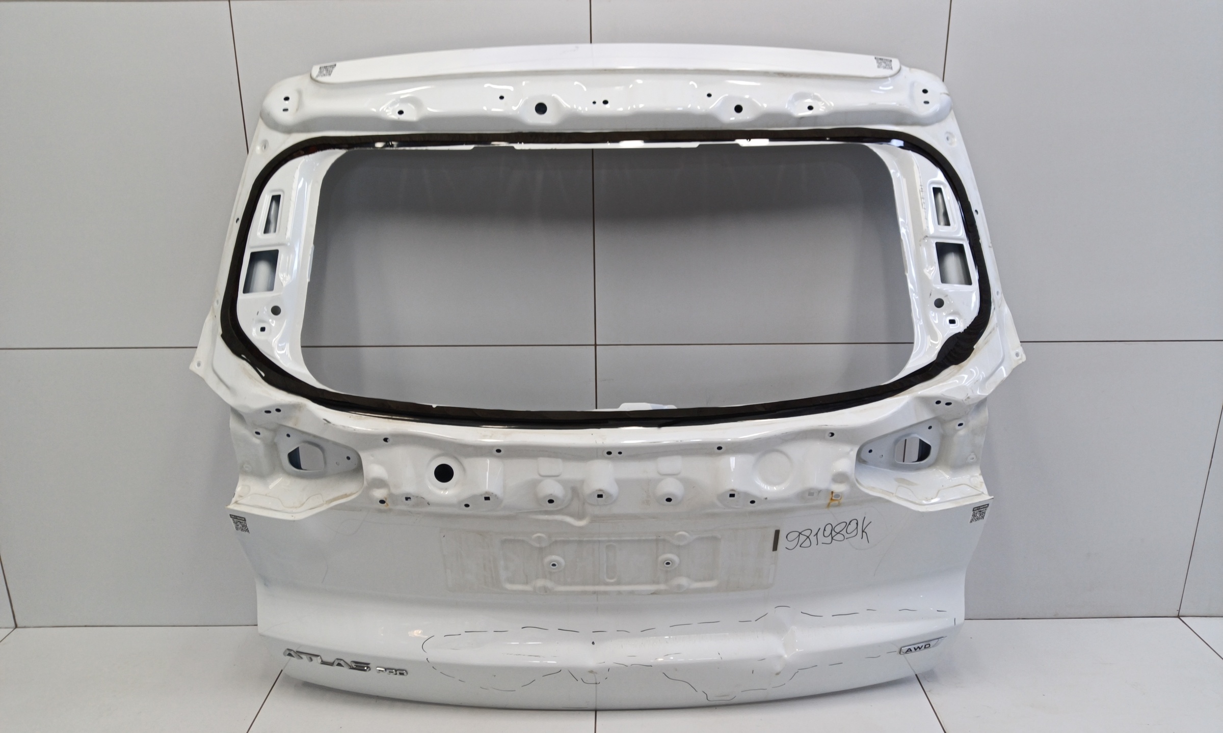 Крышка багажника Geely Atlas Pro