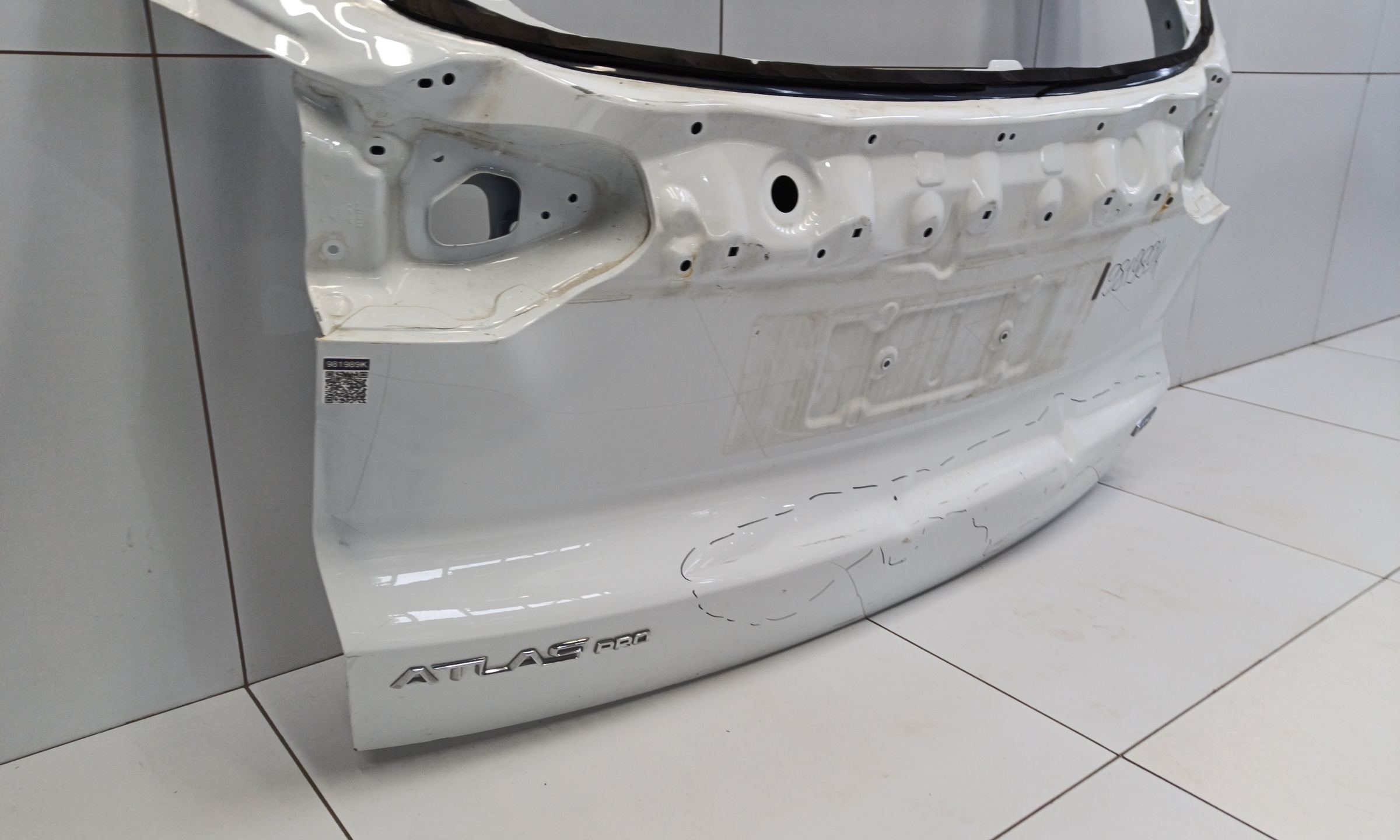 Крышка багажника Geely Atlas Pro