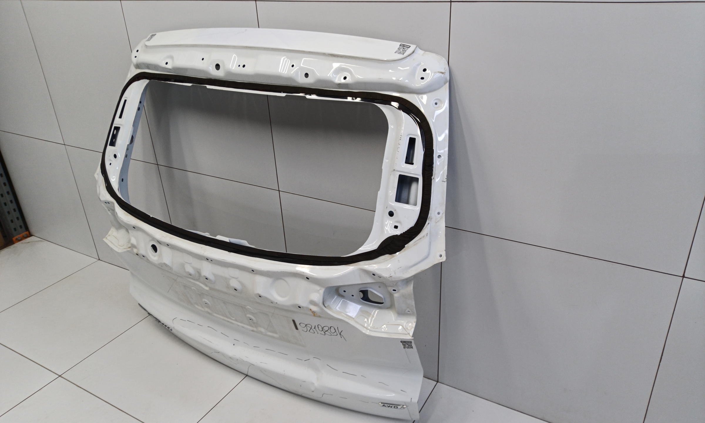 Крышка багажника Geely Atlas Pro