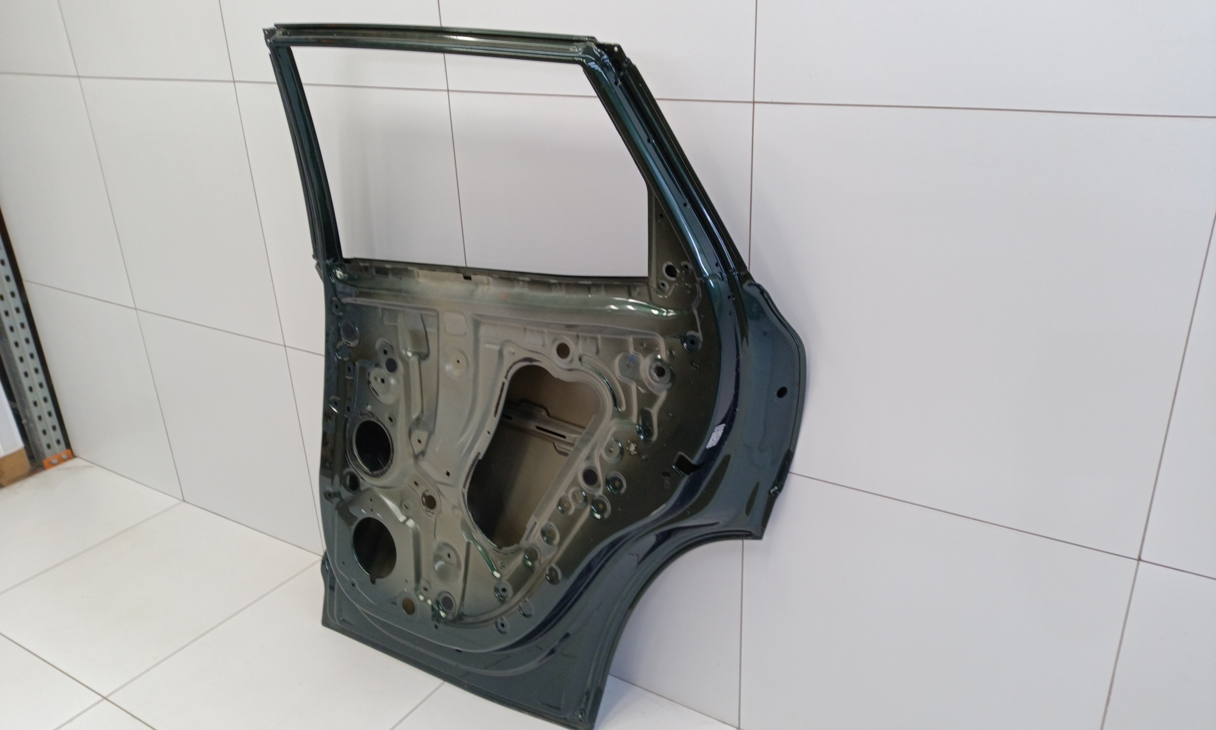 Дверь задняя правая Geely Atlas 2