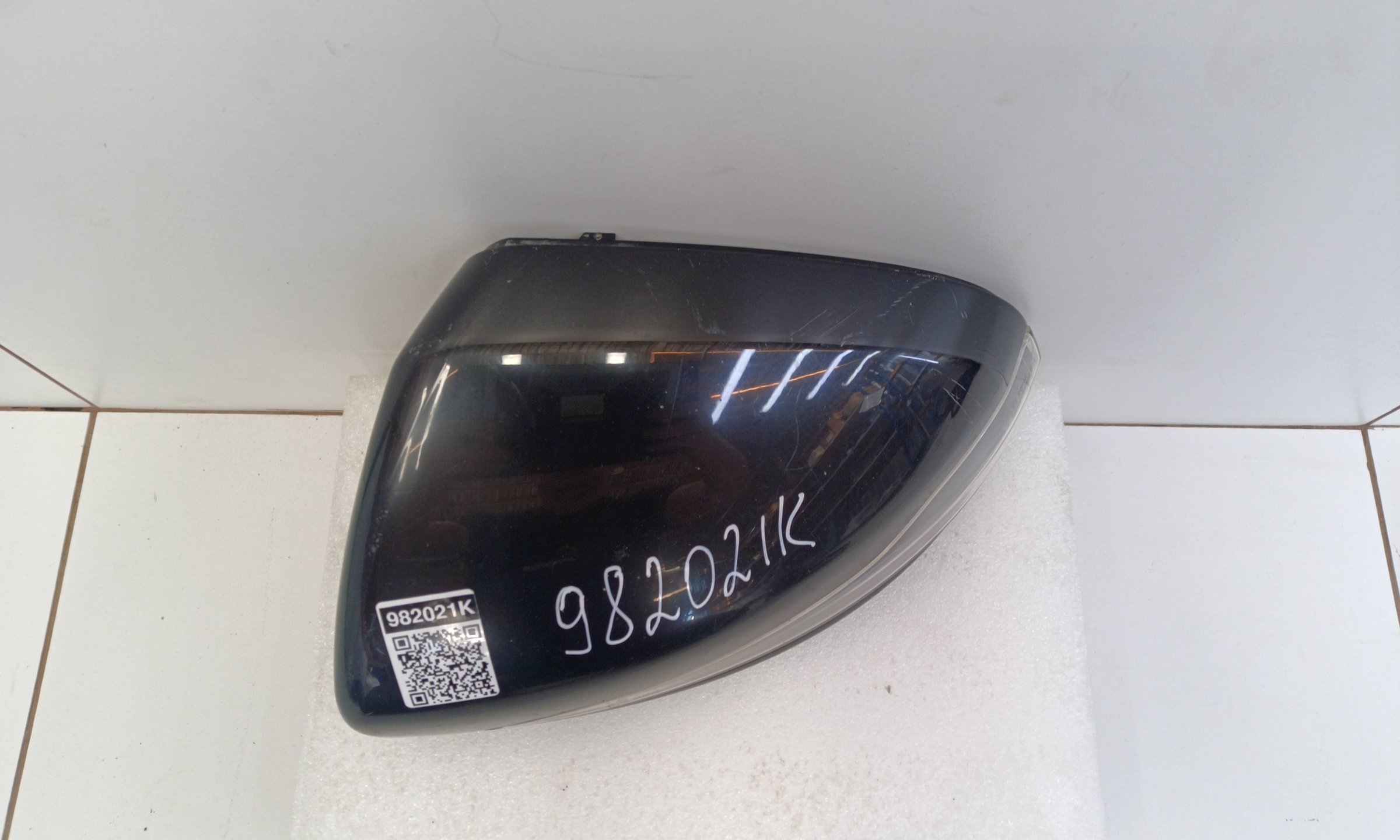 Крышка зеркала левого Mercedes Benz C-Klasse W205