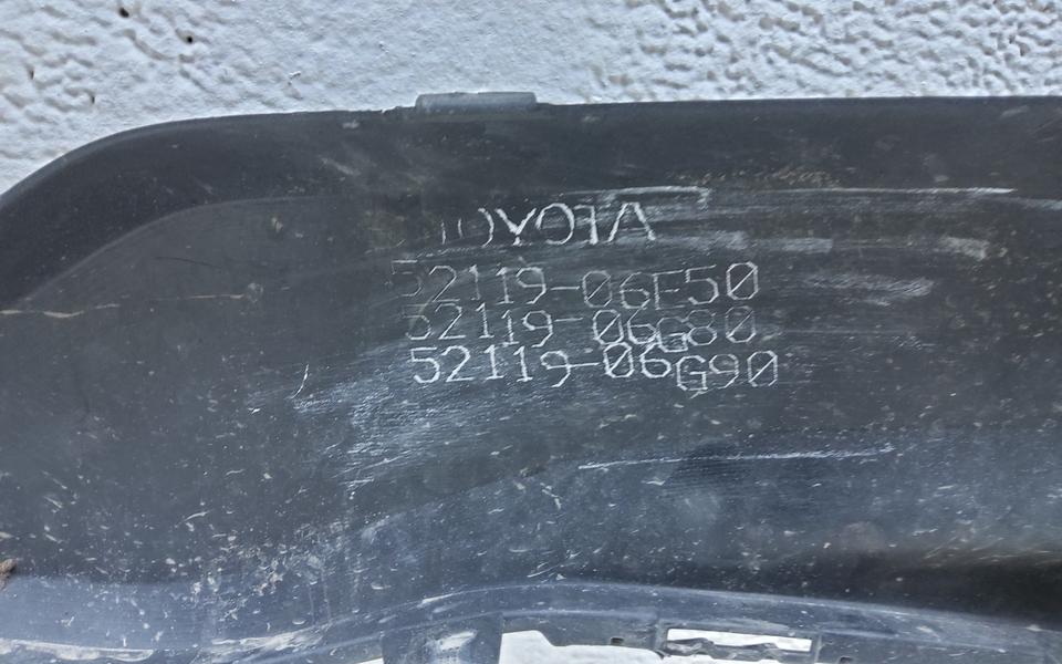 Бампер передний Toyota Camry V70