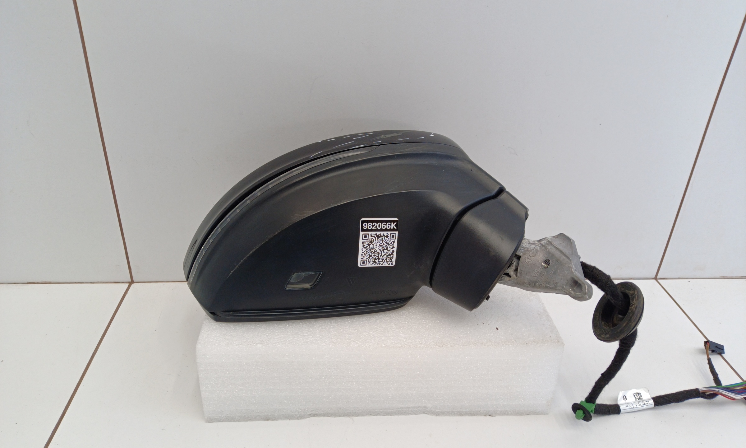 Зеркало правое Volkswagen Tiguan 2 13+2 контактов