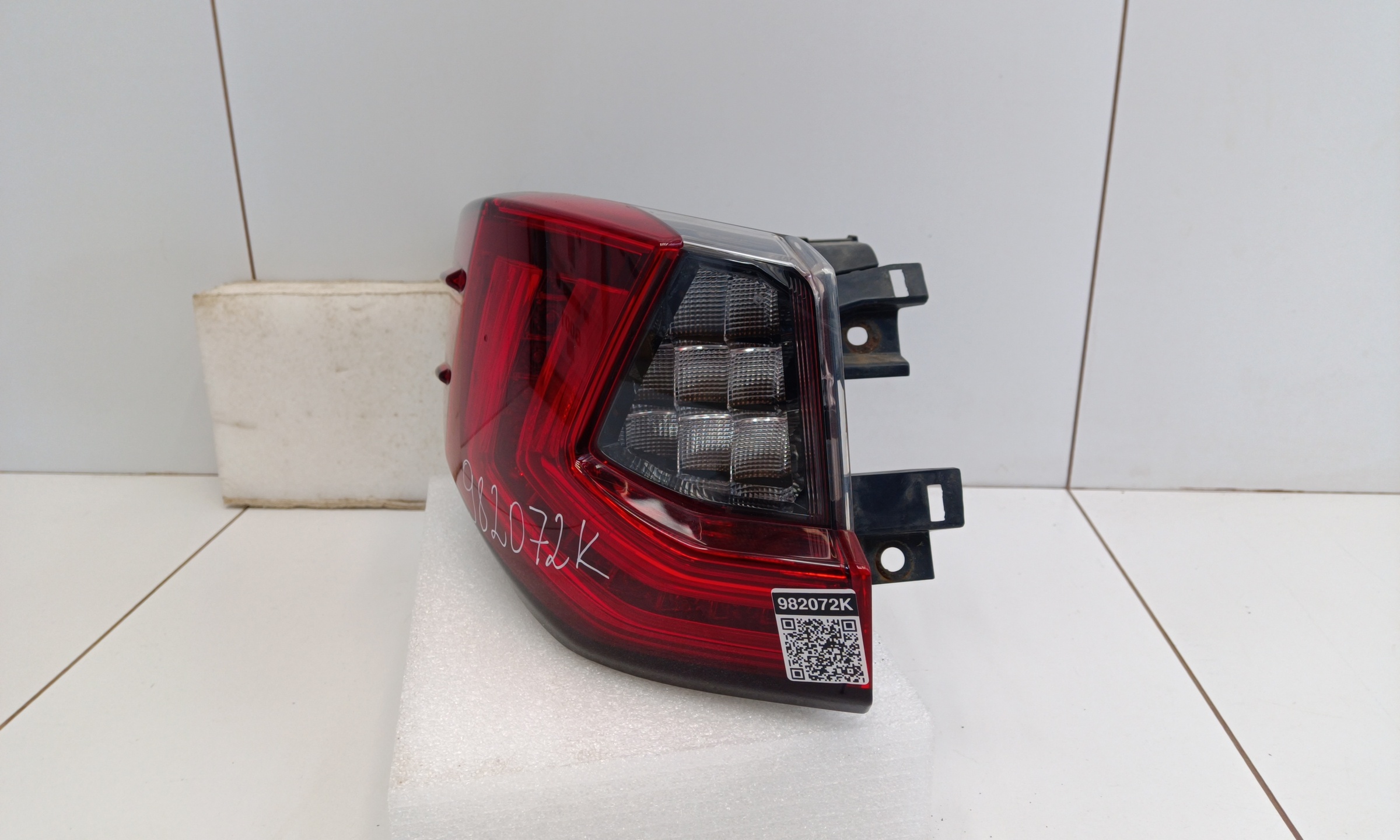 Фонарь задний левый наружный Lexus RX 4 LED