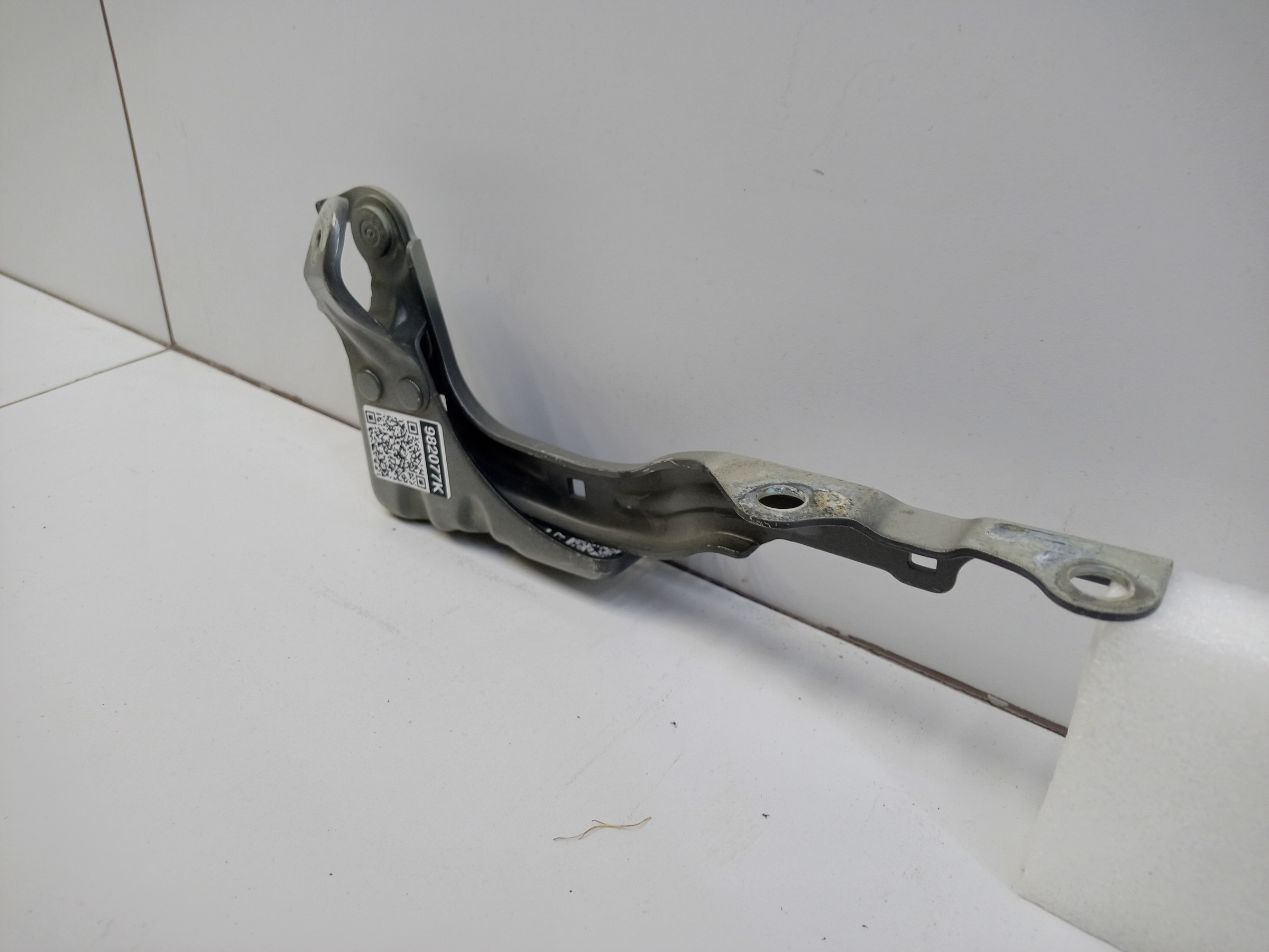 Петля капота левая Geely Coolray