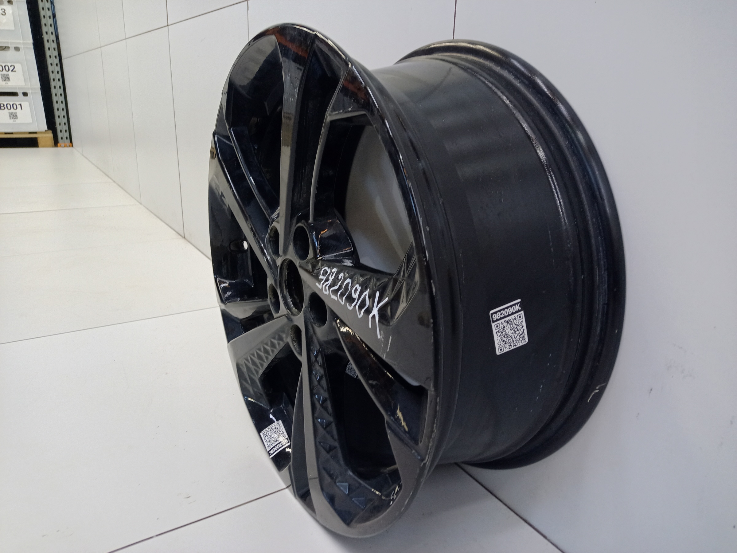 Диск колеса литой Geely Coolray Restail R18