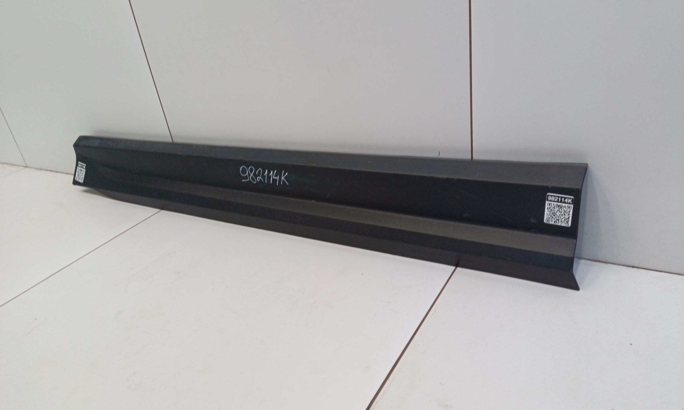 Накладка двери передней правой Geely Coolray