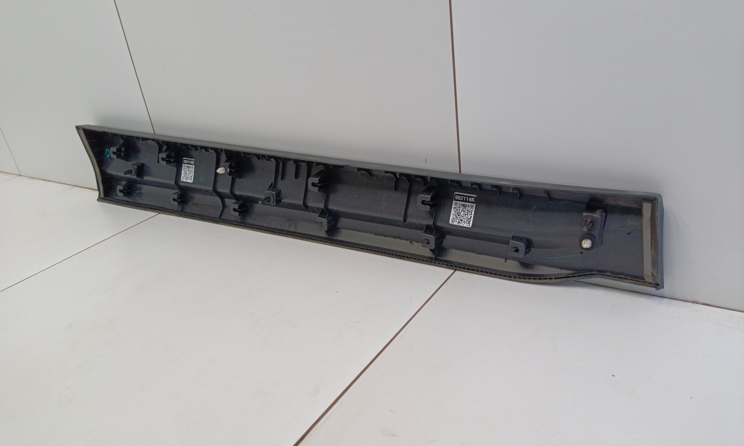 Накладка двери передней правой Geely Coolray