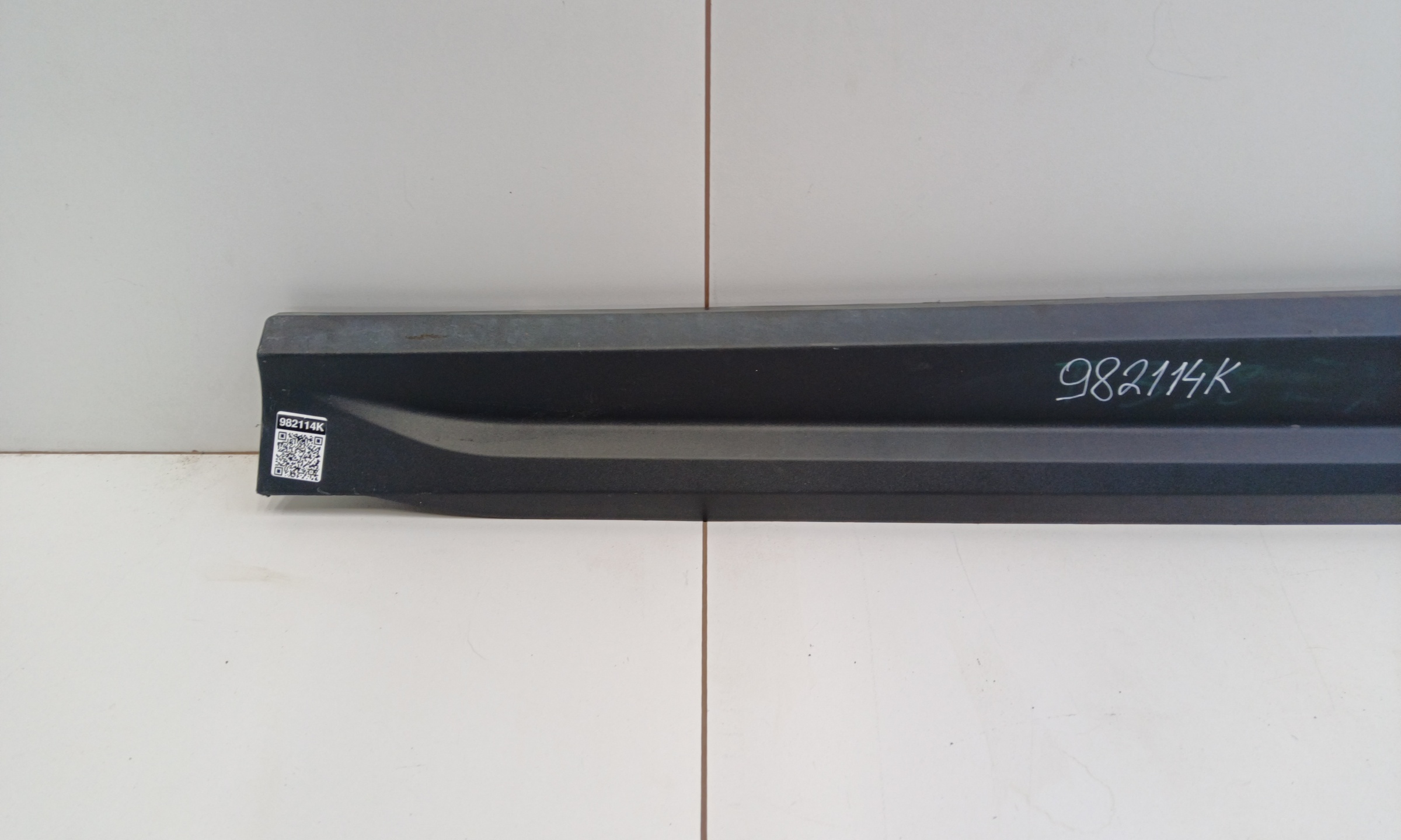 Накладка двери передней правой Geely Coolray