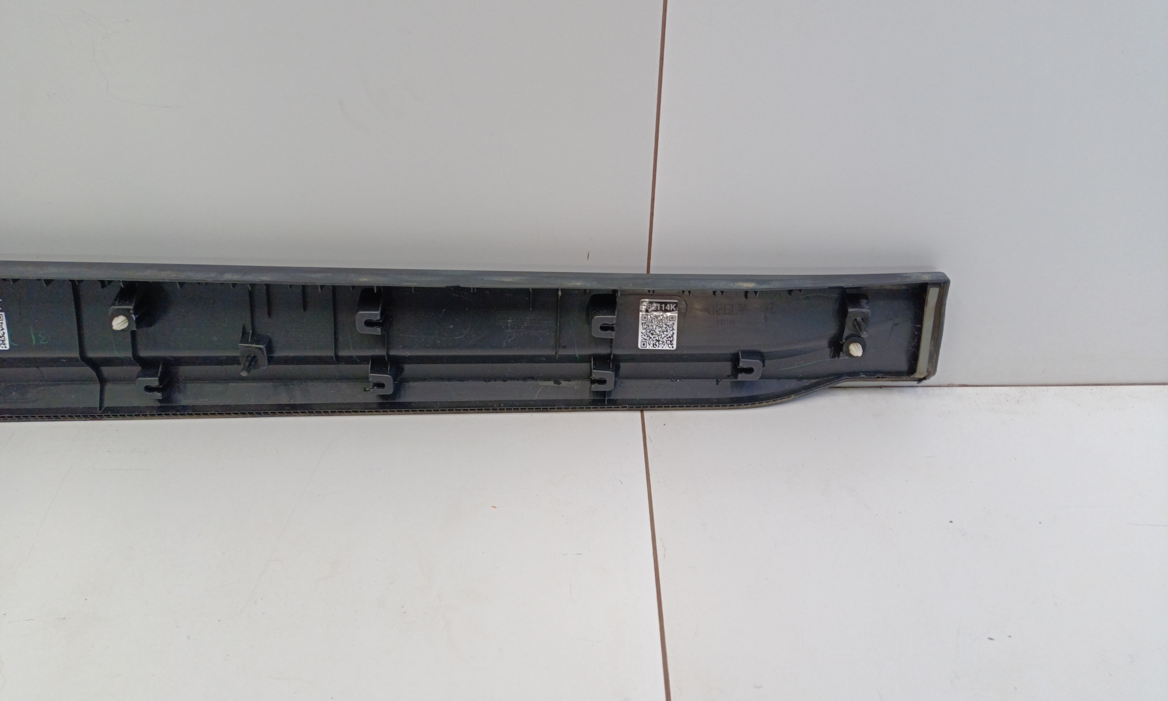 Накладка двери передней правой Geely Coolray