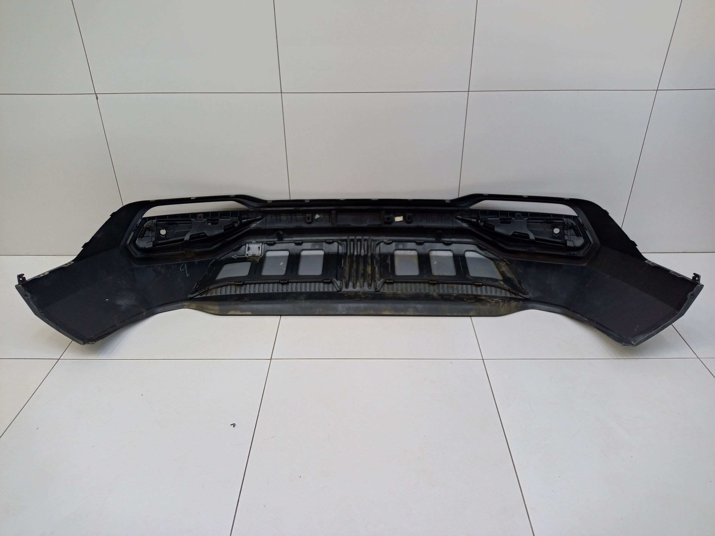 Юбка заднего бампера Geely Atlas 2