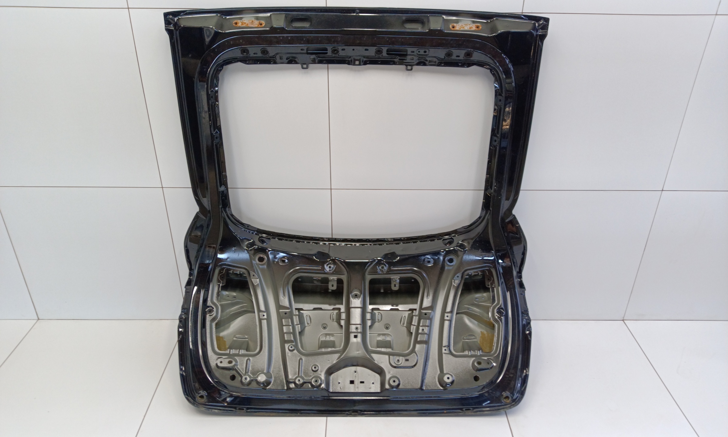 Крышка багажника Geely Tugella