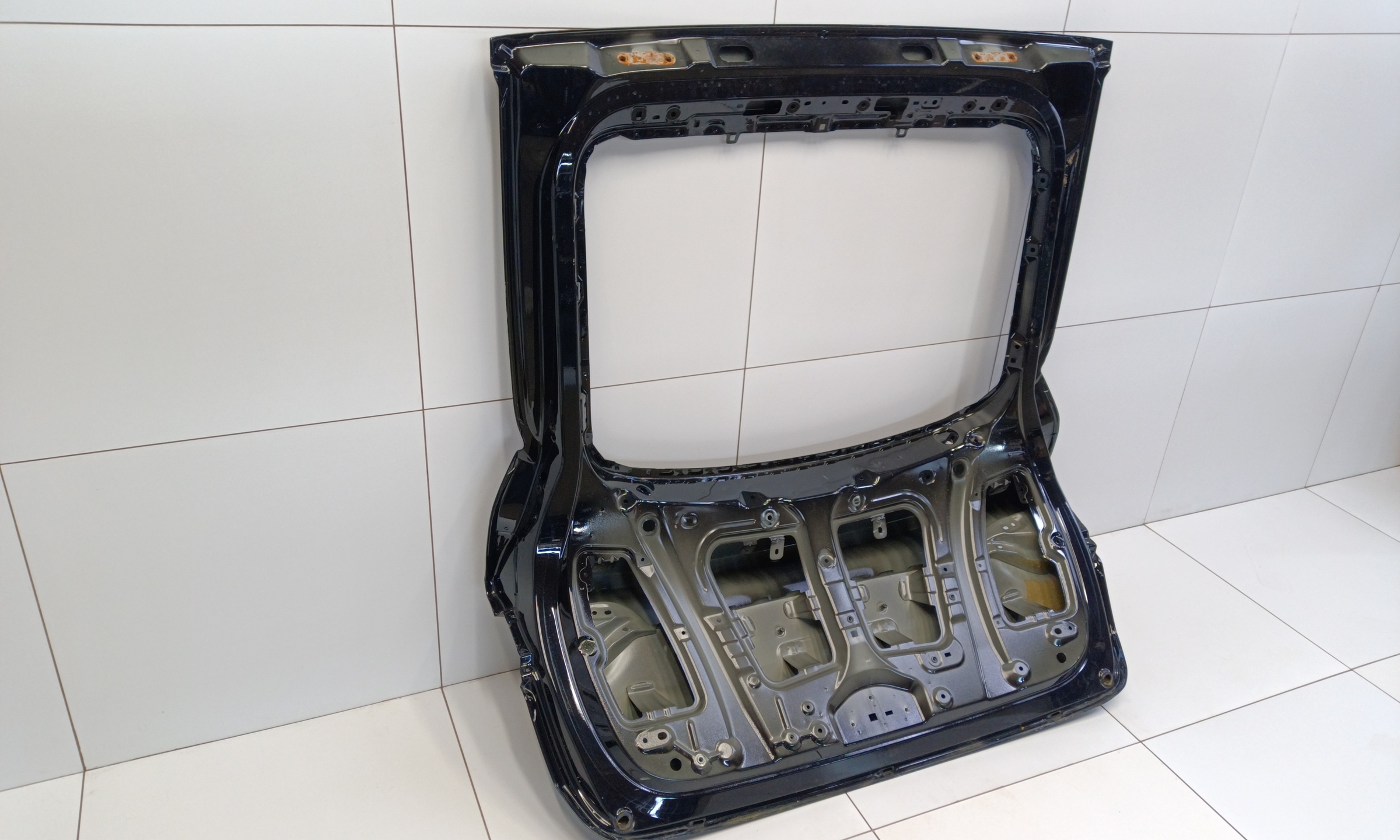 Крышка багажника Geely Tugella