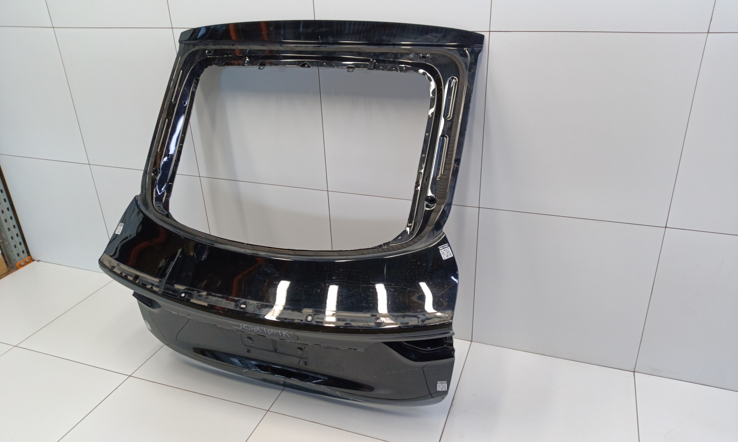 Крышка багажника Geely Tugella