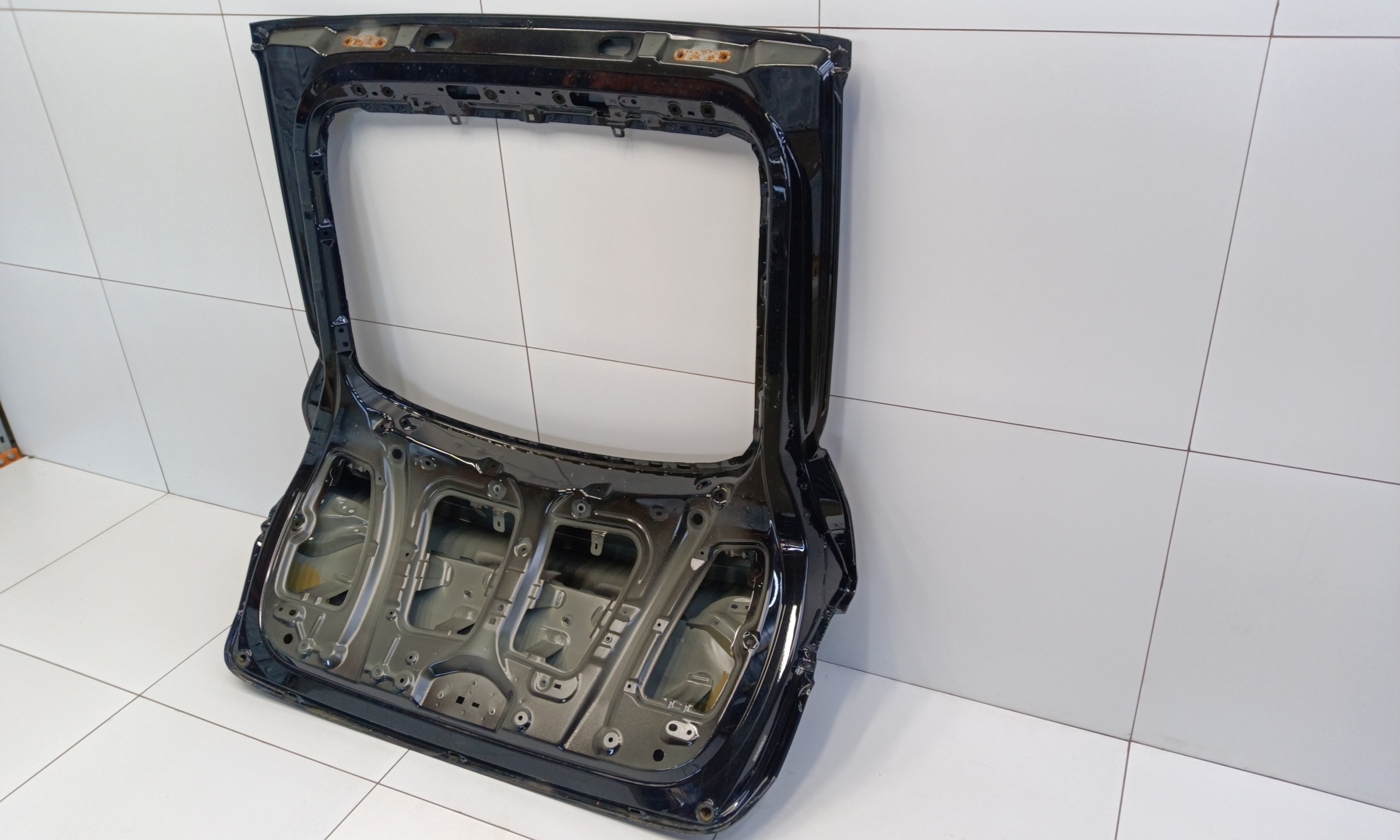 Крышка багажника Geely Tugella
