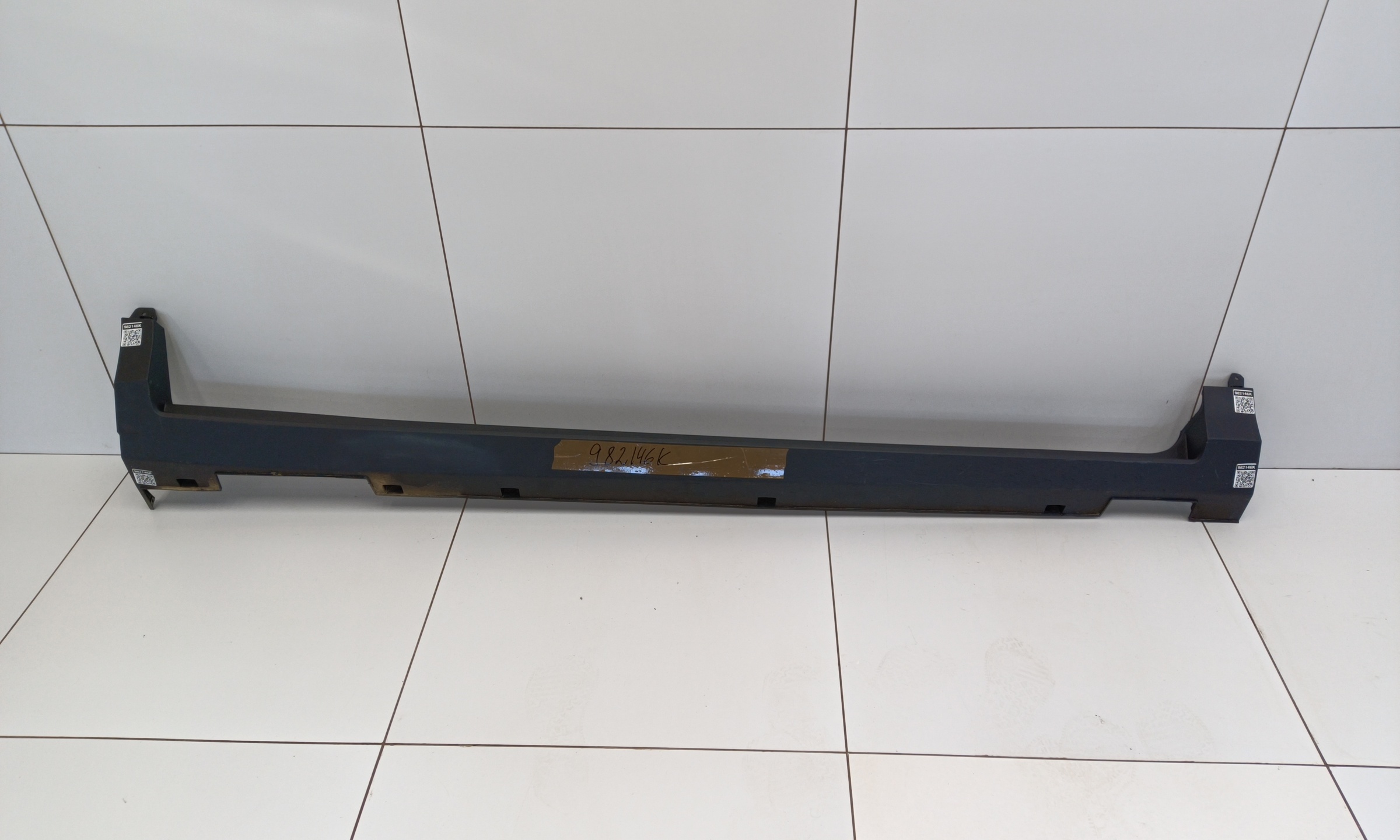 Накладка порога правого Geely Coolray